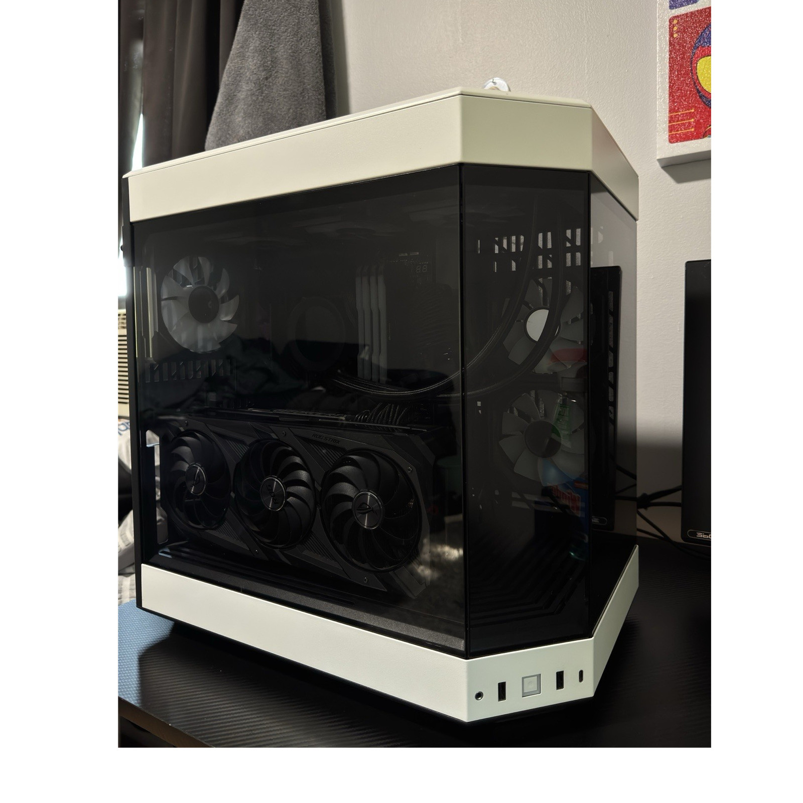 HYTE Y60 ATX Mid Tower PC Case White/Black Tempered Glass Panels