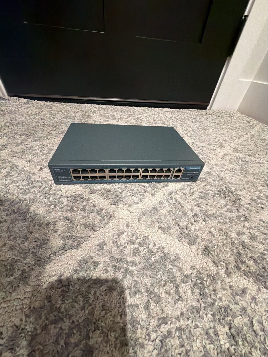 YuanLey 26-Port Ethernet Switch with 24-Port PoE Model YS20242F-P