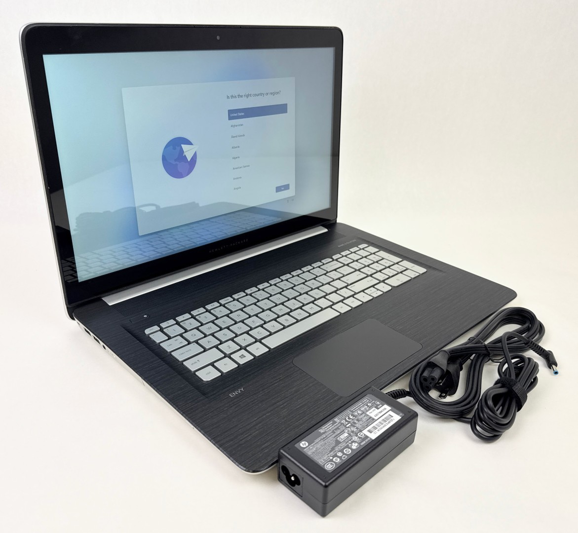 HP ENVY m7-n101dx 17.3" Touch i7-5500U 16GB 256GB SSD+1TB HDD GTX 940M W11 -Read