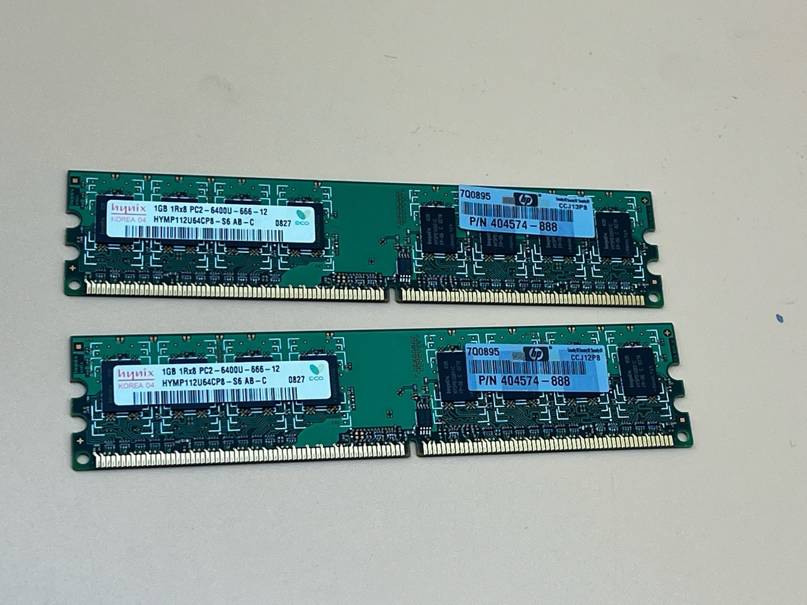 Set 2 - HYMP125U64CP8-S6 Hynix 1GB DDR2 Non ECC PC2-6400U-666-12 Memory
