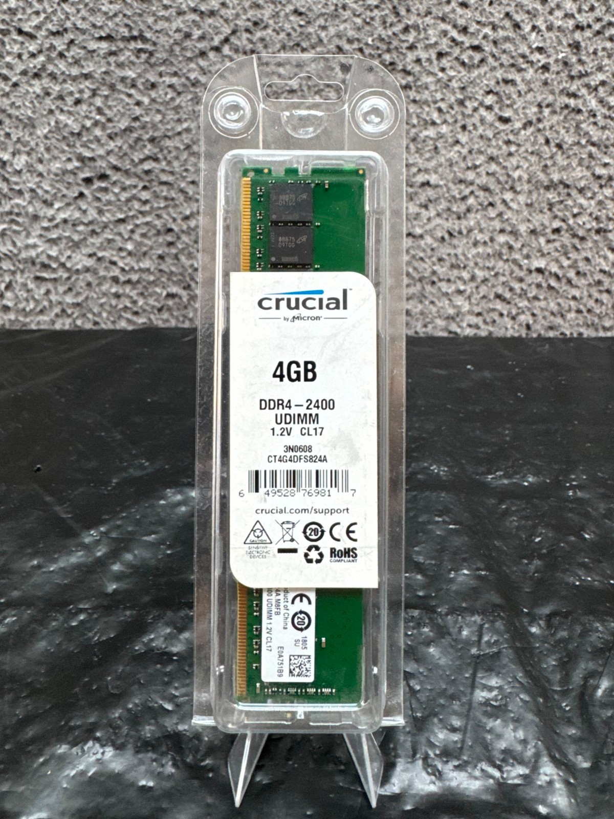 Crucial by Micron CT4G4DFS824A 4GB DDR4-2400 PC4-19200 CL17 UDIMM Desktop RAM