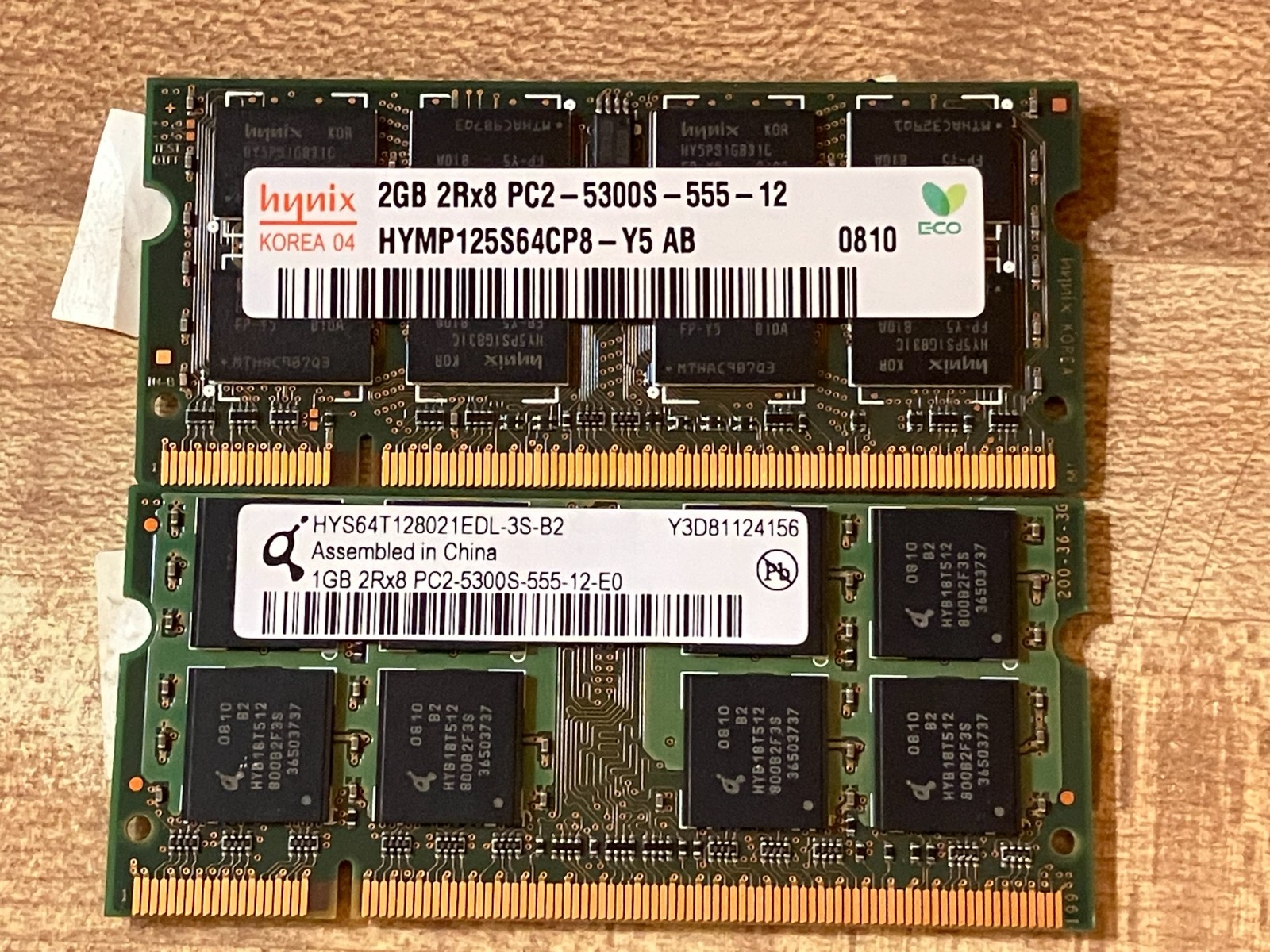 Gently Used Hynix 3GB PC2-5300S-555-12 DDR2 Notebook Ram Kit