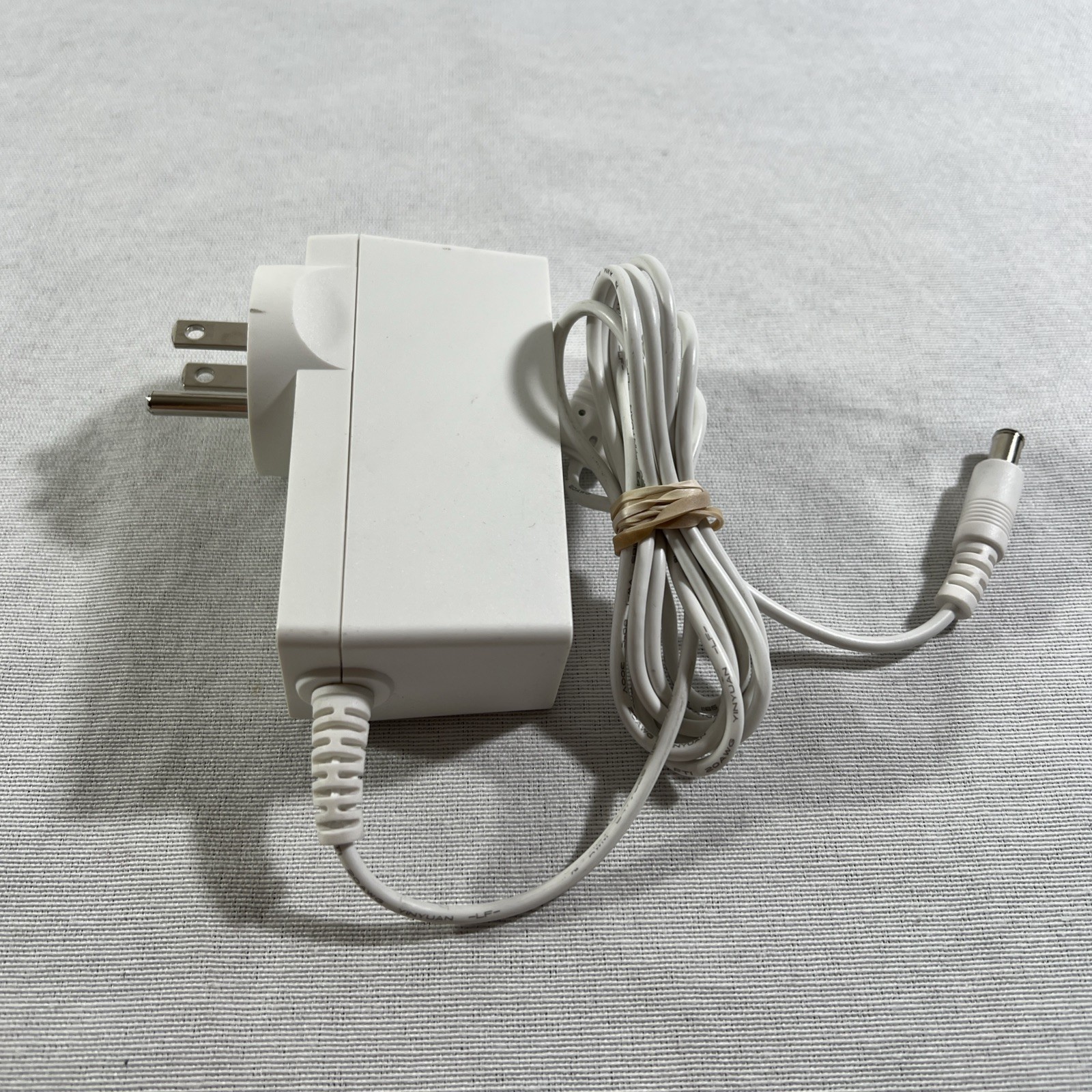 Genuine LG Monitor AC Power Adapter ADS-48FSK-19 19048EPCU-1 19V 2.53A 48W White