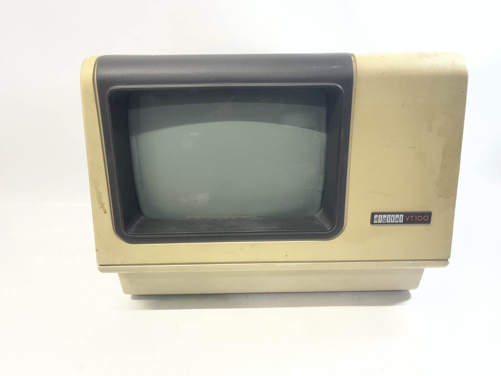 Vintage DEC PDT11 (VT100 Series) Terminal PDT11/130 (Powers On).