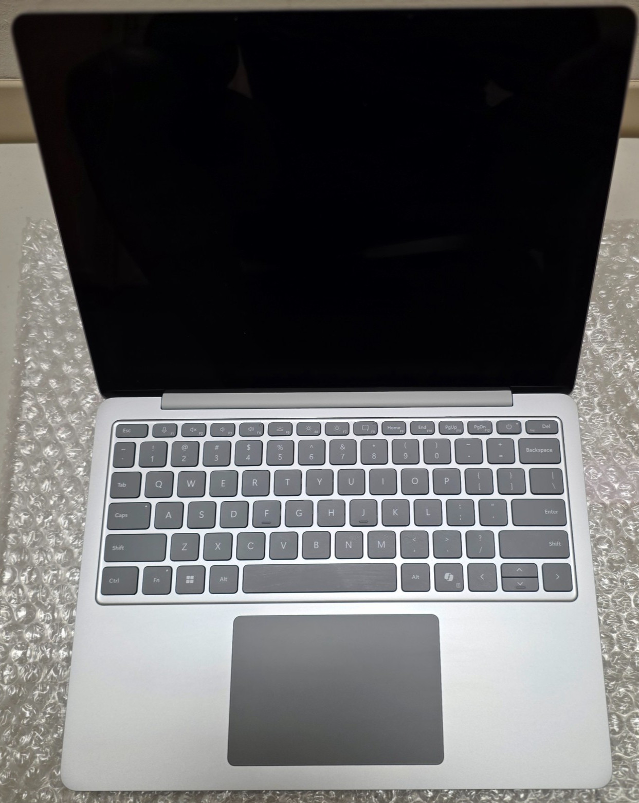 Microsoft Surface Laptop 13" – Snapdragon X Plus – 16GB / 256GB warranty