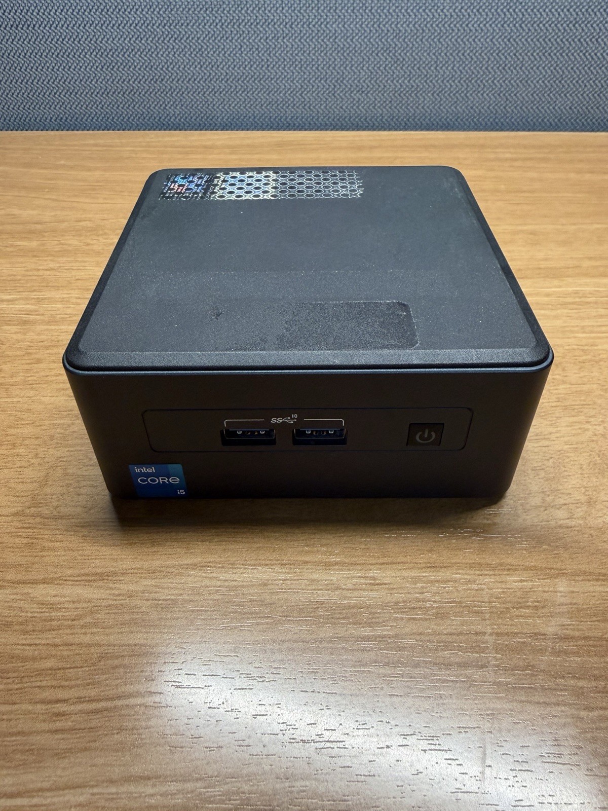 Intel NUC 11 SBNUC11TNHI5000  I5-1135G7 16GB RAM 256GB SSD