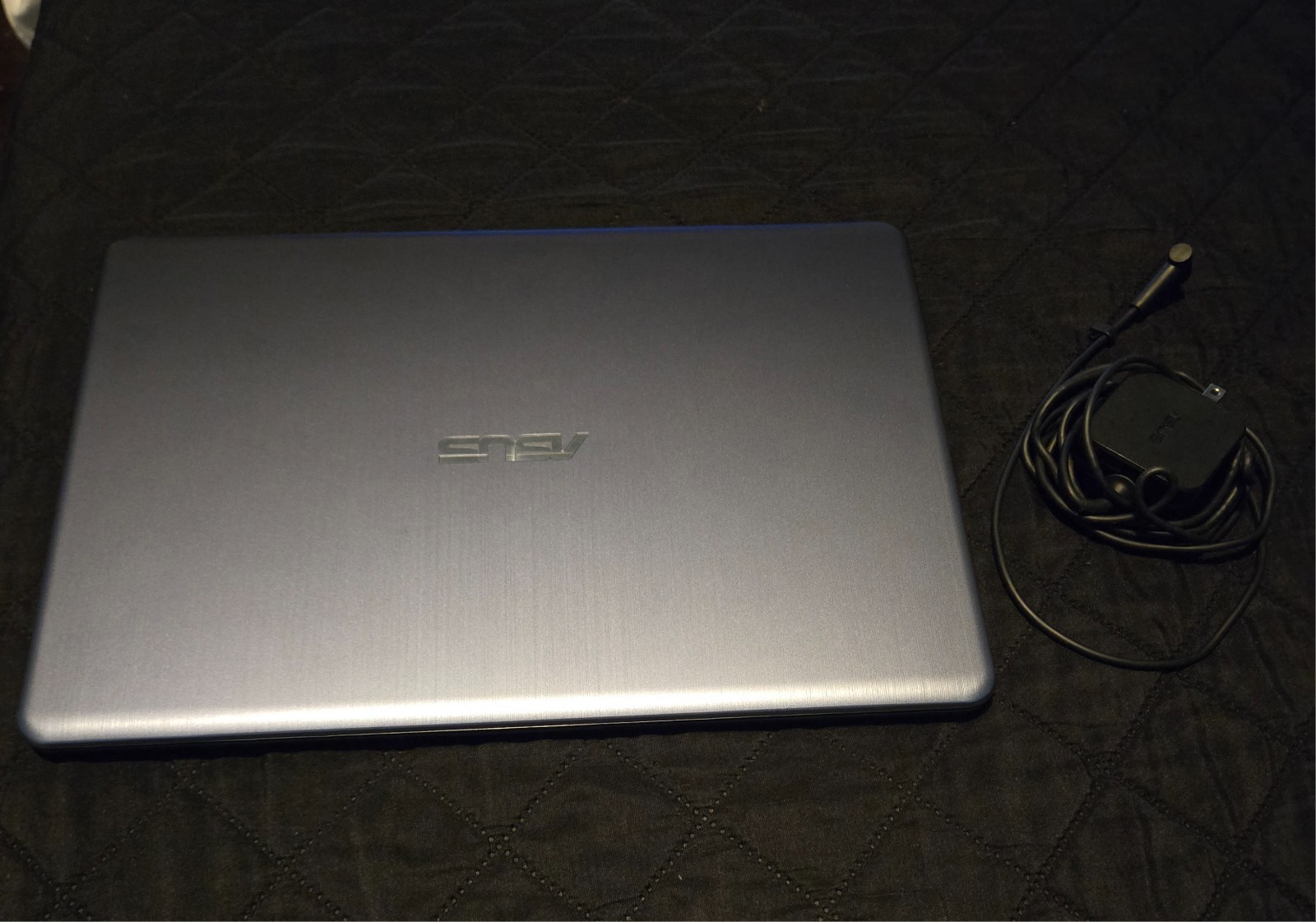 Asus VivoBook 14 inch Gray 4GB Windows 10 Laptop
