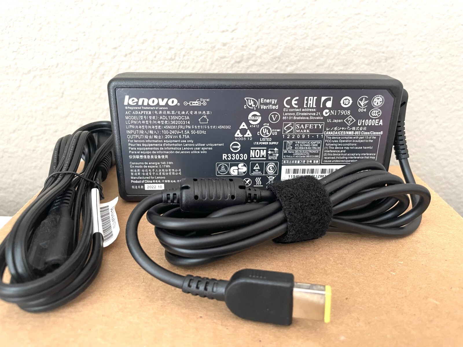 Lenovo AC Adapter 135W Charger Power Supply for ThinkPad Thunderbolt 4 Dock 40B0
