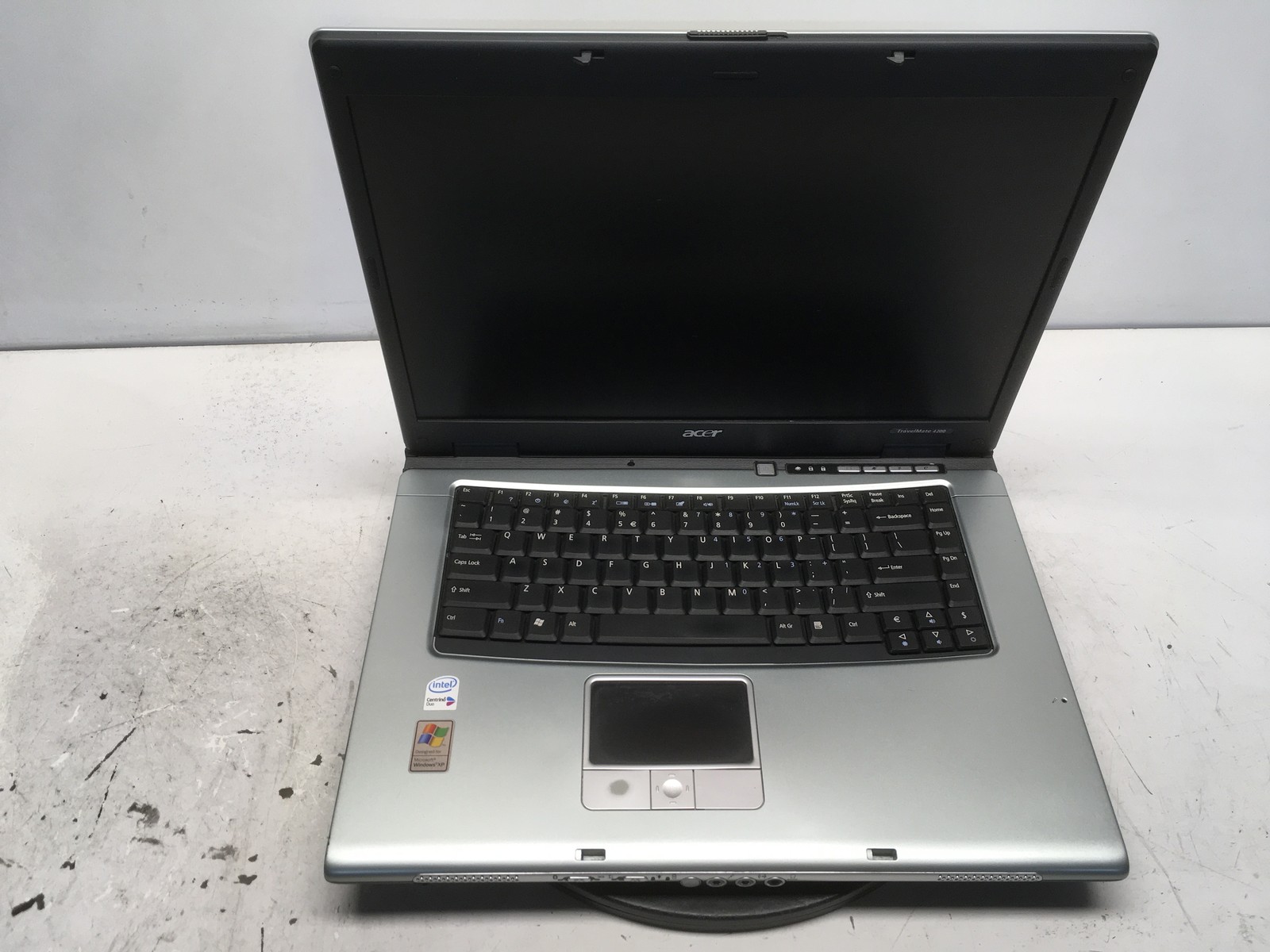 Acer TravelMate 4200 Intel Core Duo T2300 1.66GHz 1 GB NO HDD No Batt