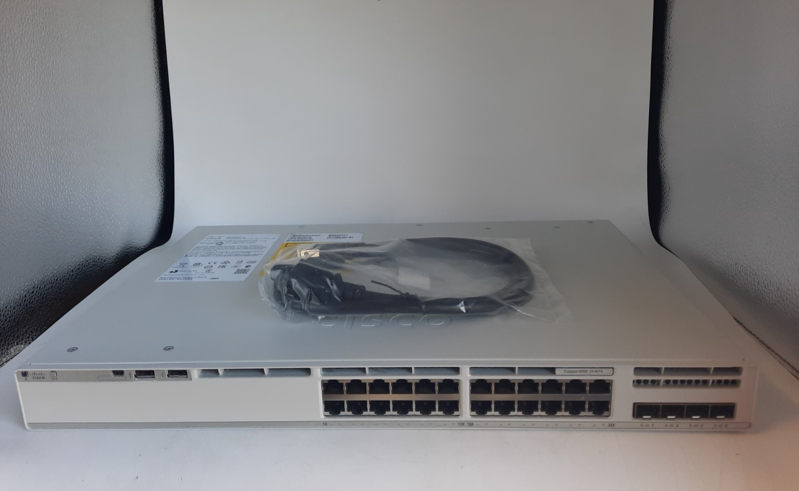 Cisco C9200L-24T-4G-E C9200L 24 4x1G 24-port 4x1G With Power Supply Refurbished