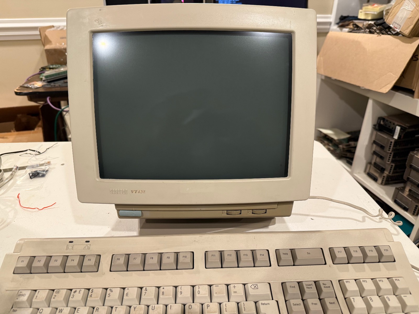 DEC VT420 terminal, Amber, Great condition, cable for connecting to VAX or Linux