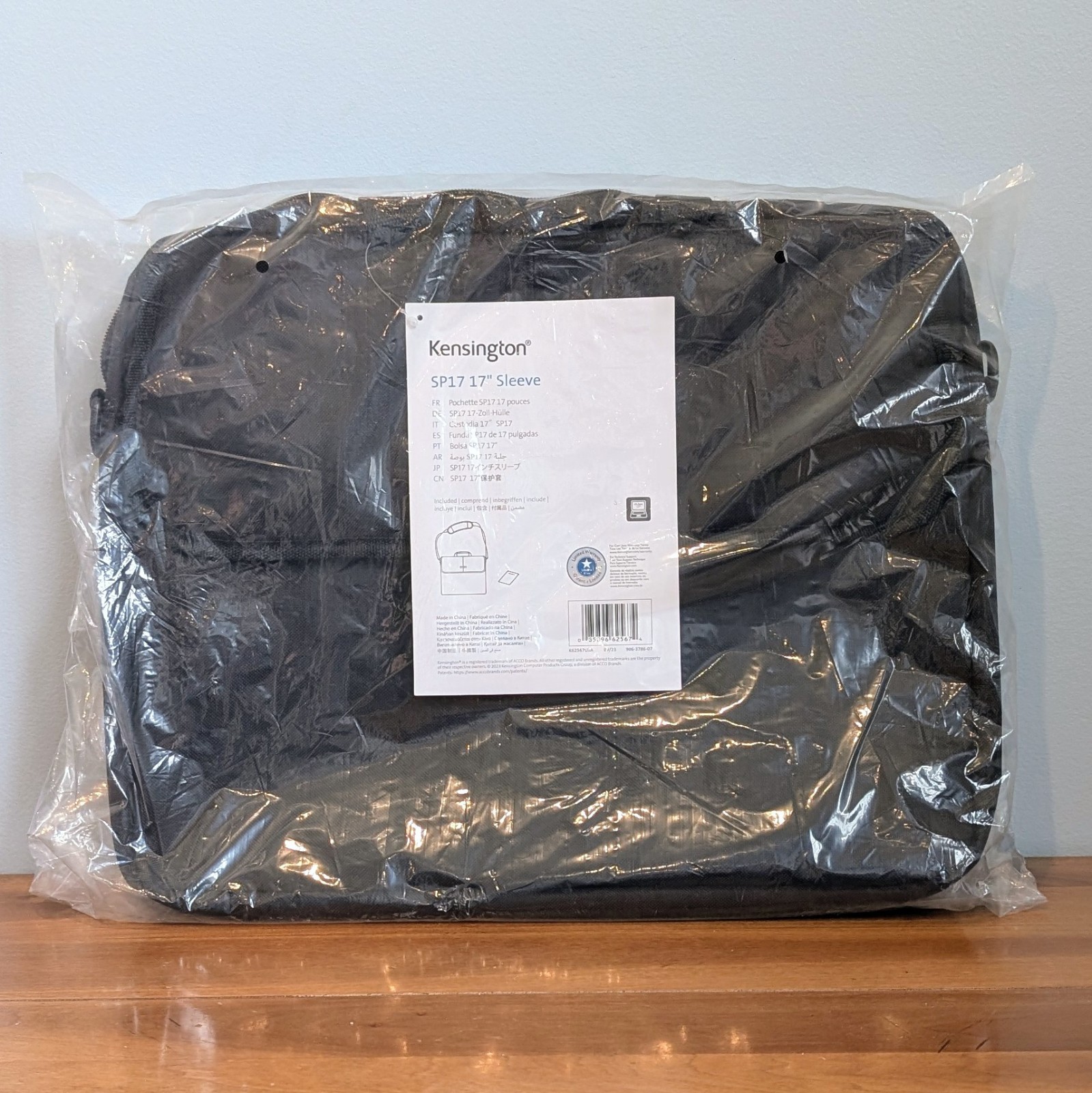 Laptop Sleeve Bag BRAND NEW LSP17 17" Kensington Case Simply Portable Black