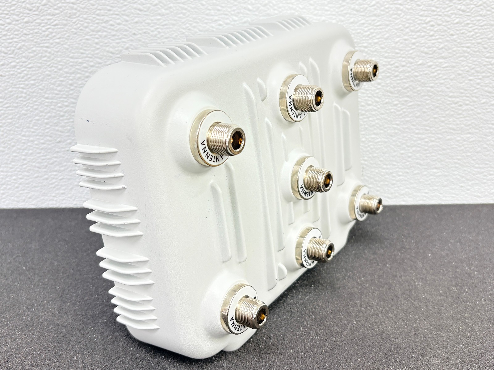 DTE / ABB 64403000IGX TropOS Dual-Band Outdoor Broadband Wireless Mesh Router