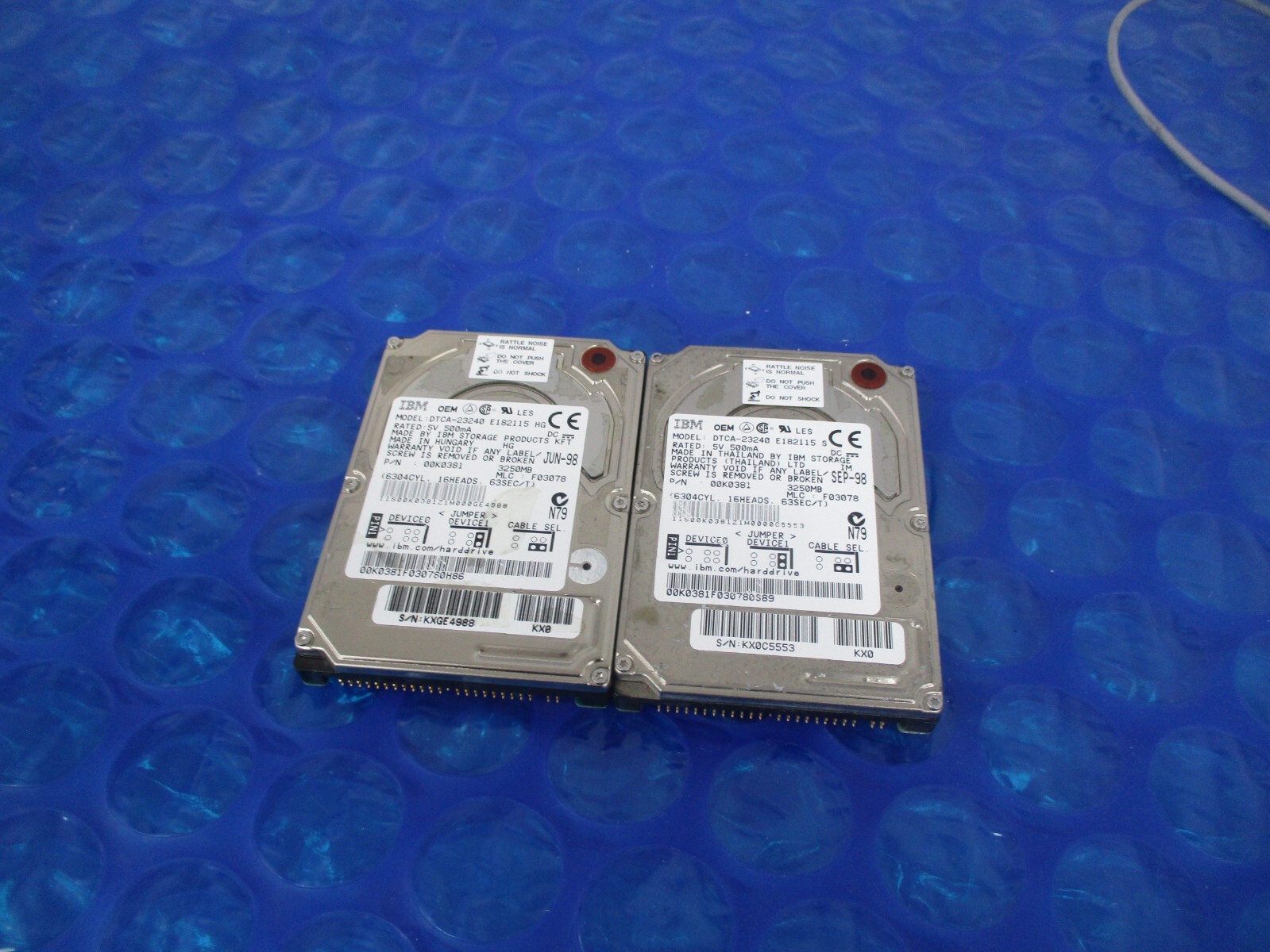 Lot of 2 IBM 00K0381 DTCA-23240 2.5" 3.2GB 3250MB IDE Hard Drives. Tested