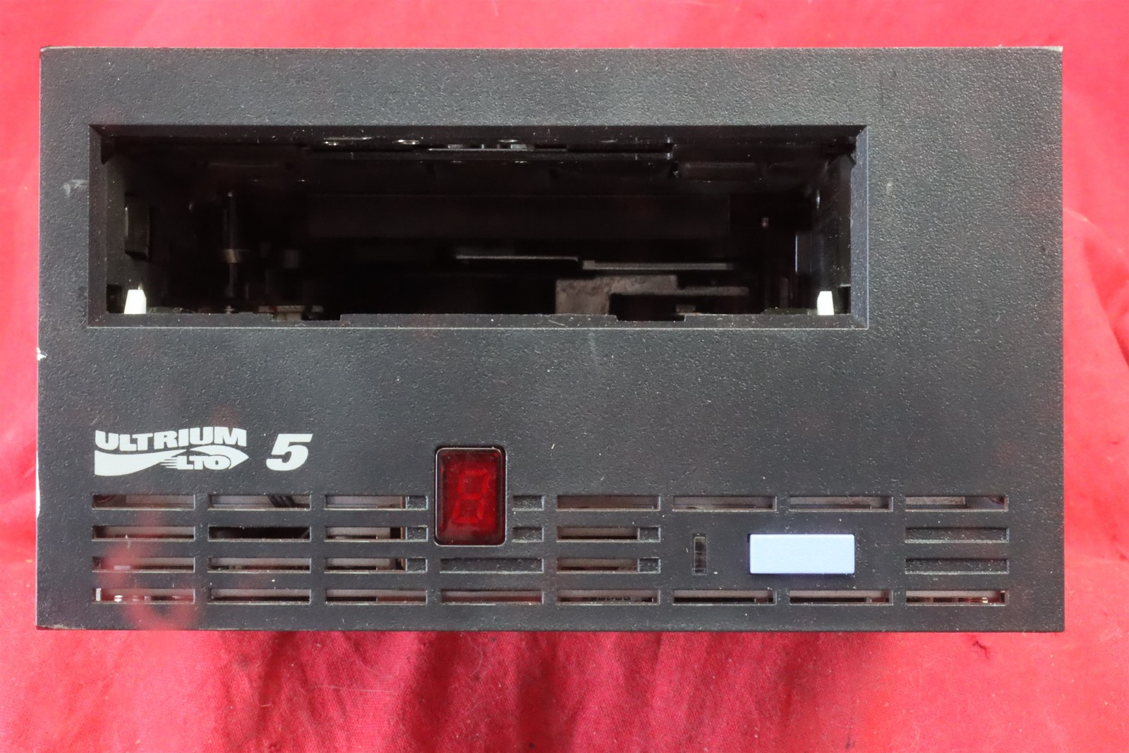 IBM LTO Ultrium 5 Tape Drive PN: 46x1362 DOM: 2013-04-10