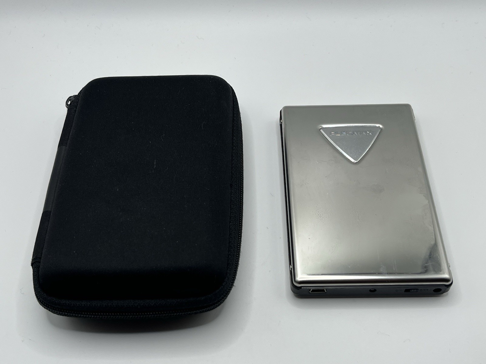 Vintage PLEOMAX BY SAMSUNG 40GB Portable HD w/ Case