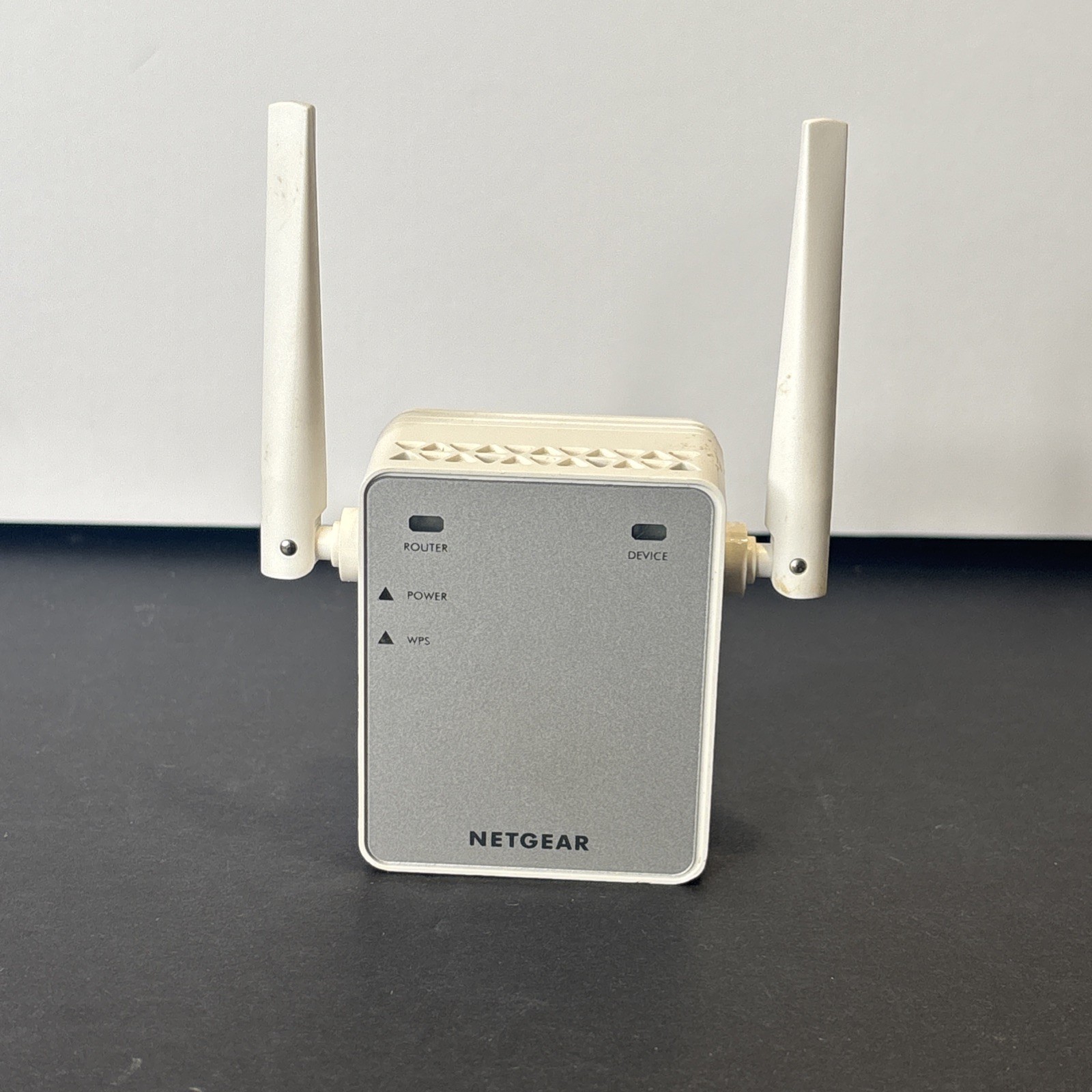NETGEAR EX2700 N300 WiFi Range Extender Wireless Signal Booster 300Mbps A3