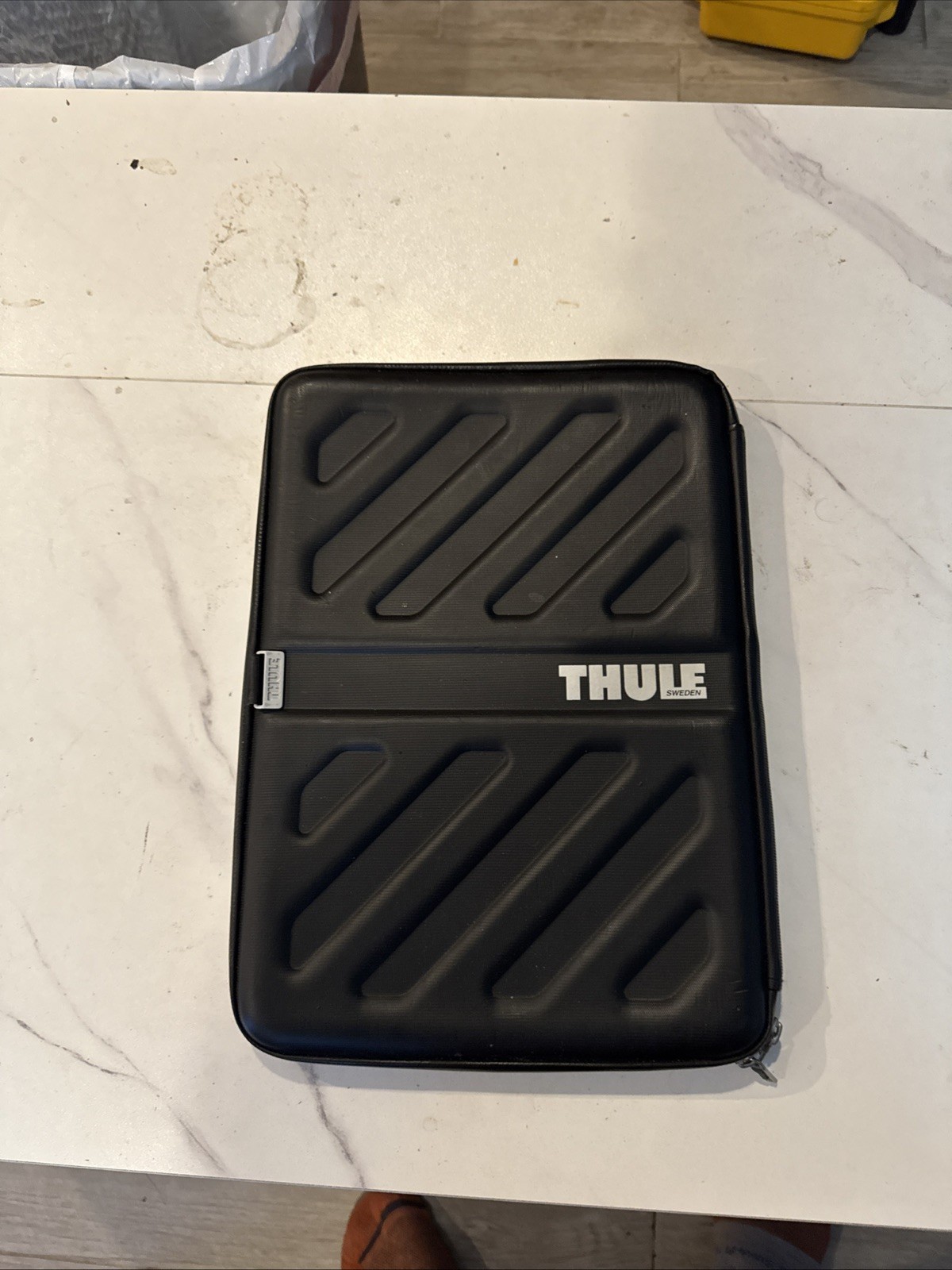Thule Gauntlet 14 inch MacBook Pro Attache Hard Shell Case Black Laptop Sleeve