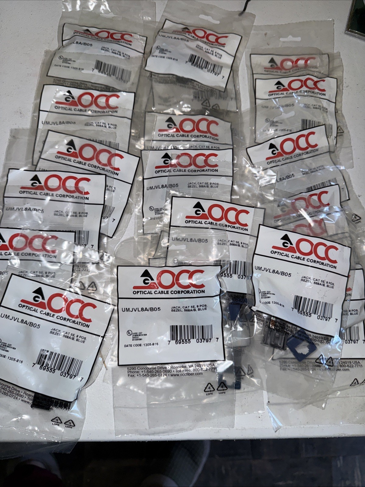 Lot 21 OCC Jack, CAT 5E, 8Pos,Bezel, 568A/B, Blue UMJVL8A/B05