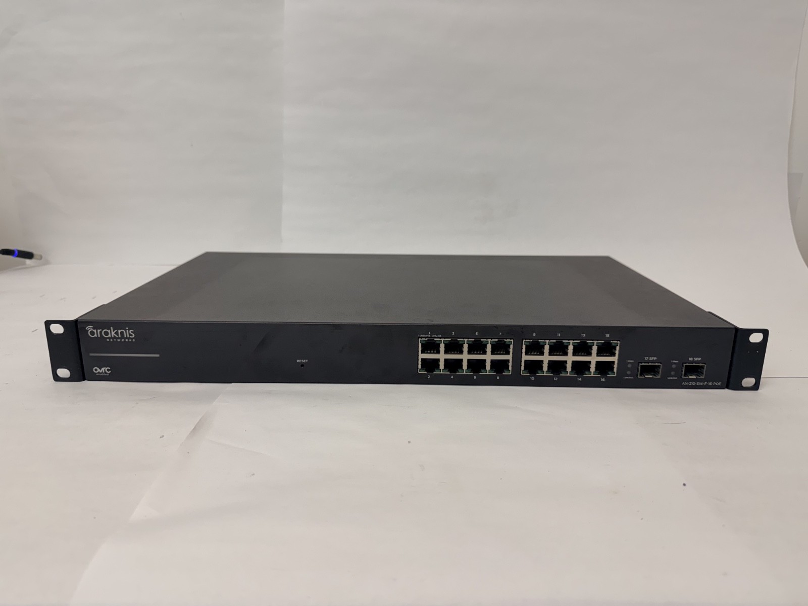 Araknis AN-210-SW-F-16-POE 16-Port Gigabit PoE+ Websmart Switch