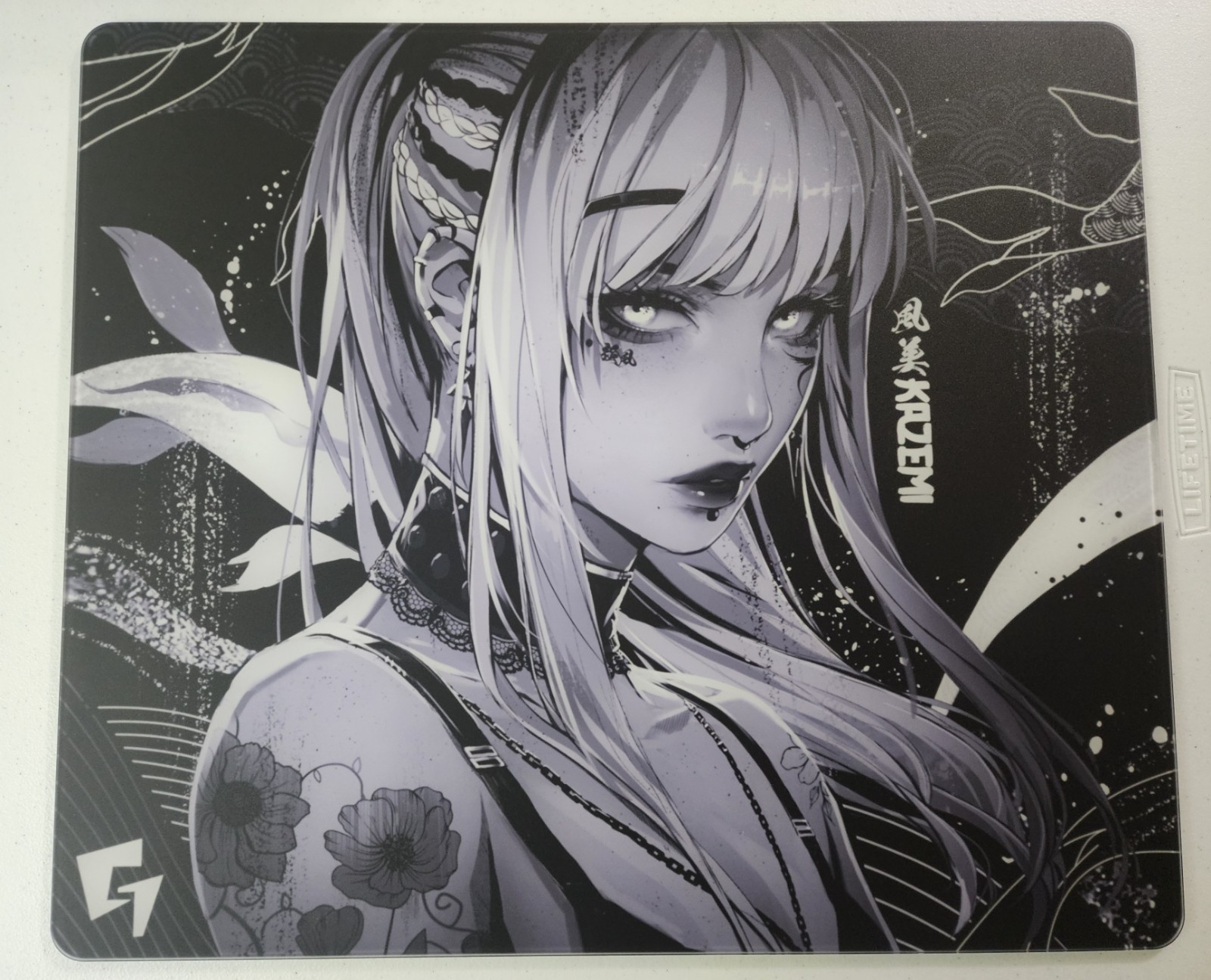 GLSSWRKS Dark Kazemi Glass Mousepad 490x420mm