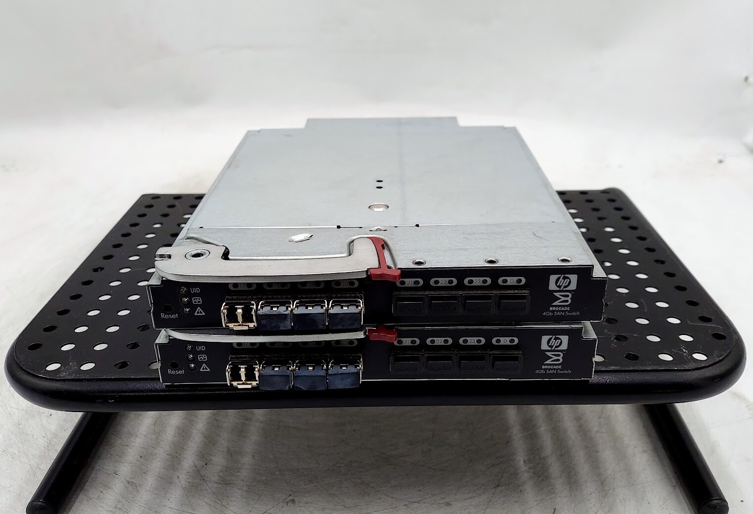 LOT OF 2 HP HSTNS-1B10 Brocade 4GB SAN Switch