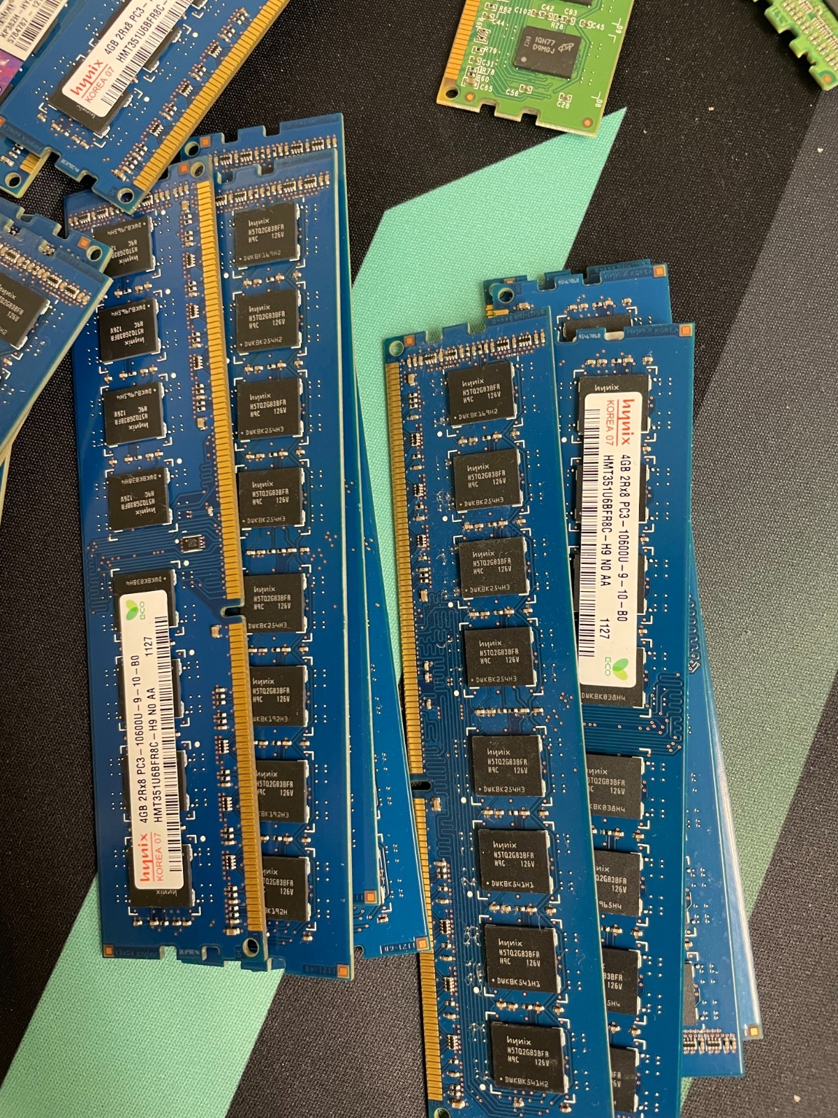 Kingston 24 GB Kit - 4GB/pc (6 pc) DDR3 1600MHz Desktop RAM (PC3-12800) – Tested