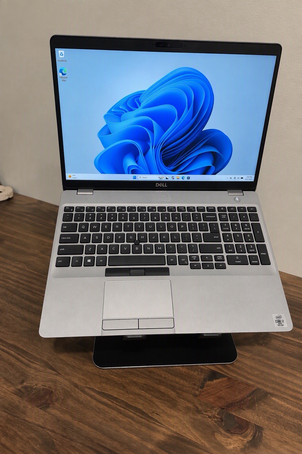 Dell Latitude 5510 15.6" i7-10610U 1.80GHz 256GB NVMe 16GB RAM W11 PRO[See Desc]