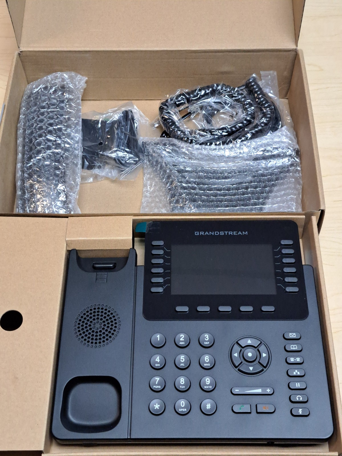 Grandstream GXP2170 Executive 12-Line Gigabit IP Phone 4.3" Color LCD PoE