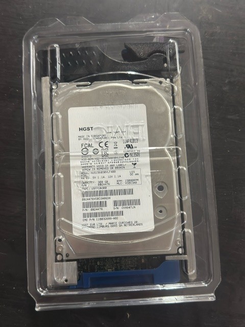NEW SEALED EMC CX-4G15-300 PN: 00504903, 1118032688-A02, 0B24476, VC0C3A8G34 HUS