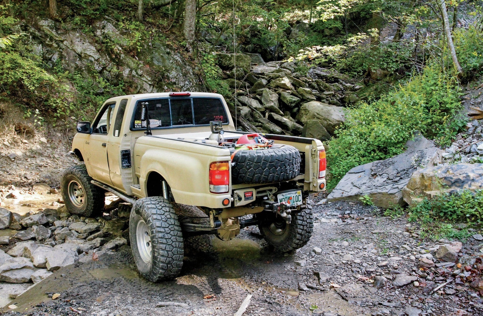 Cars 1999 nissan frontier offroad 44 truck custom Desk Mat Stitched
