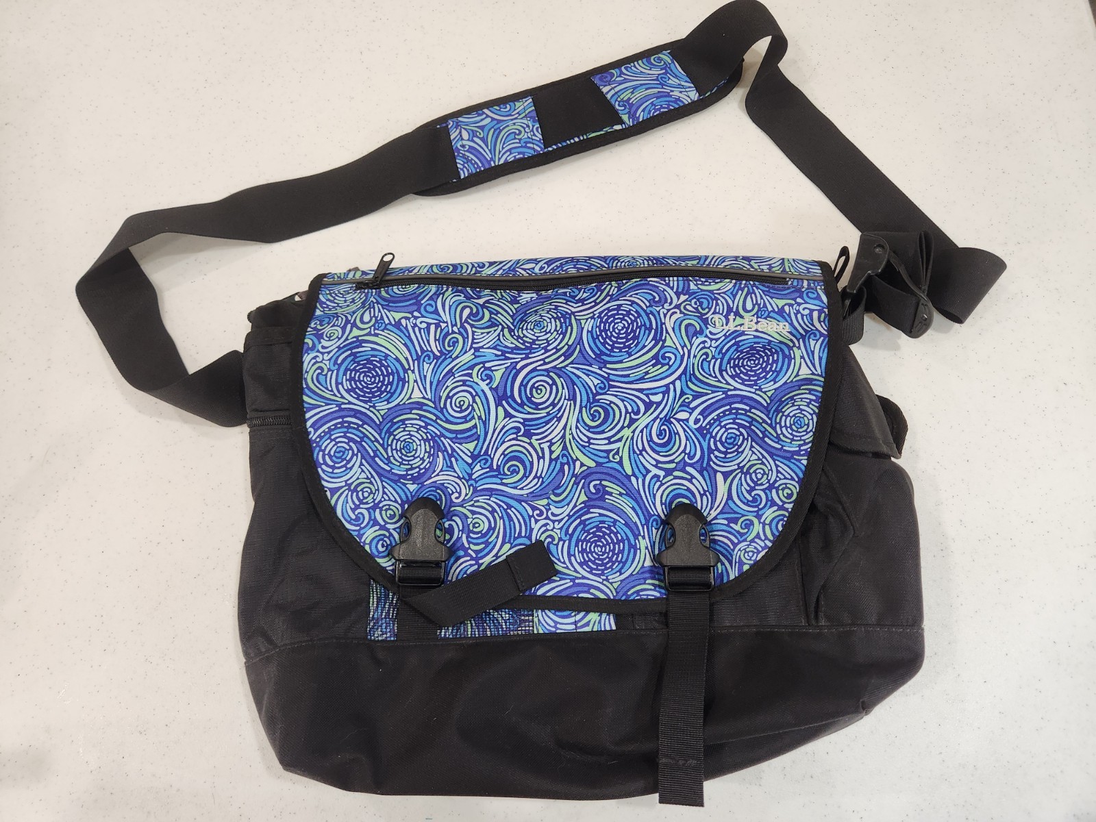 LL Bean Nylon Messenger School Laptop Shoulder Bag Black Black Swirl Pattern 