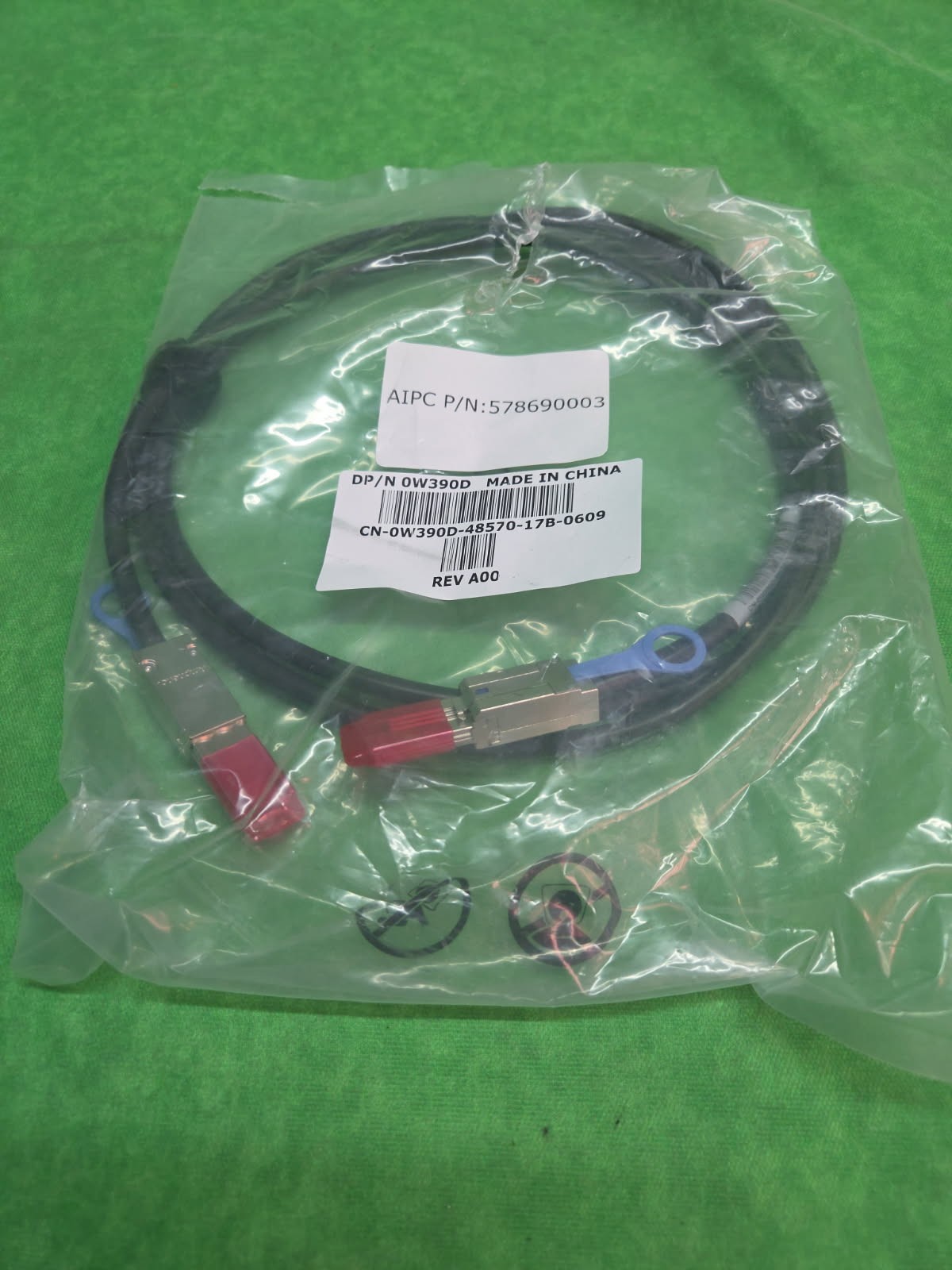 Dell 6ft 2m PowerVault MD1200 MD1220 MD3200 Mini SAS Cable W390D 0W390D NEW