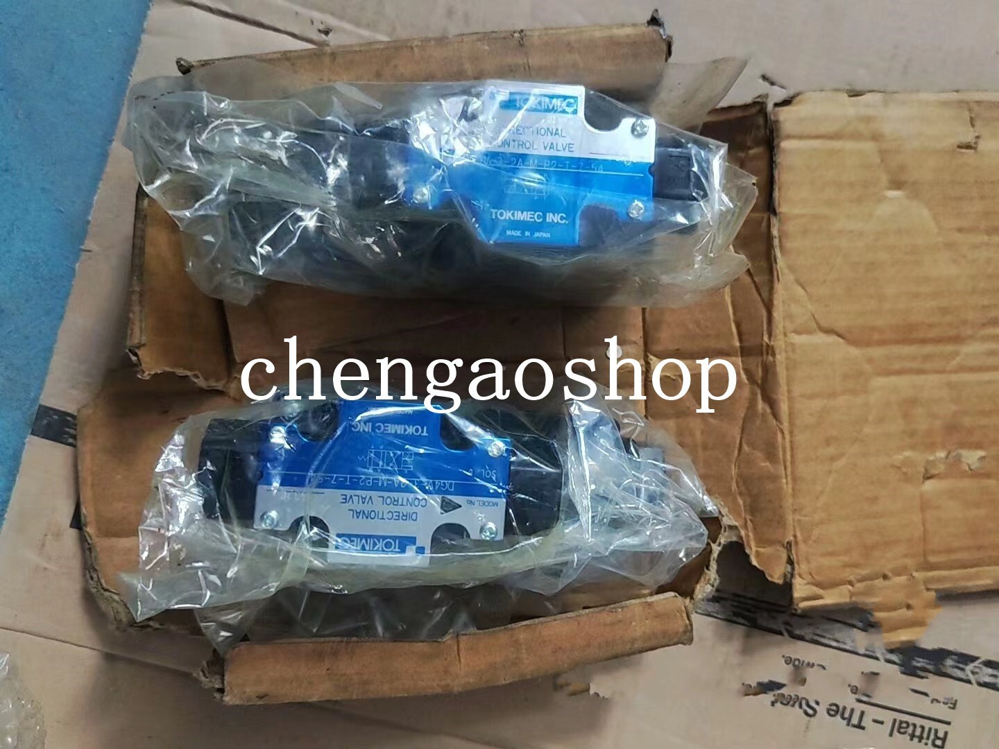 1PCS NEW DG4V-3-2A-M-P2-T-7-54 solenoid valve Via DHL or FedEX