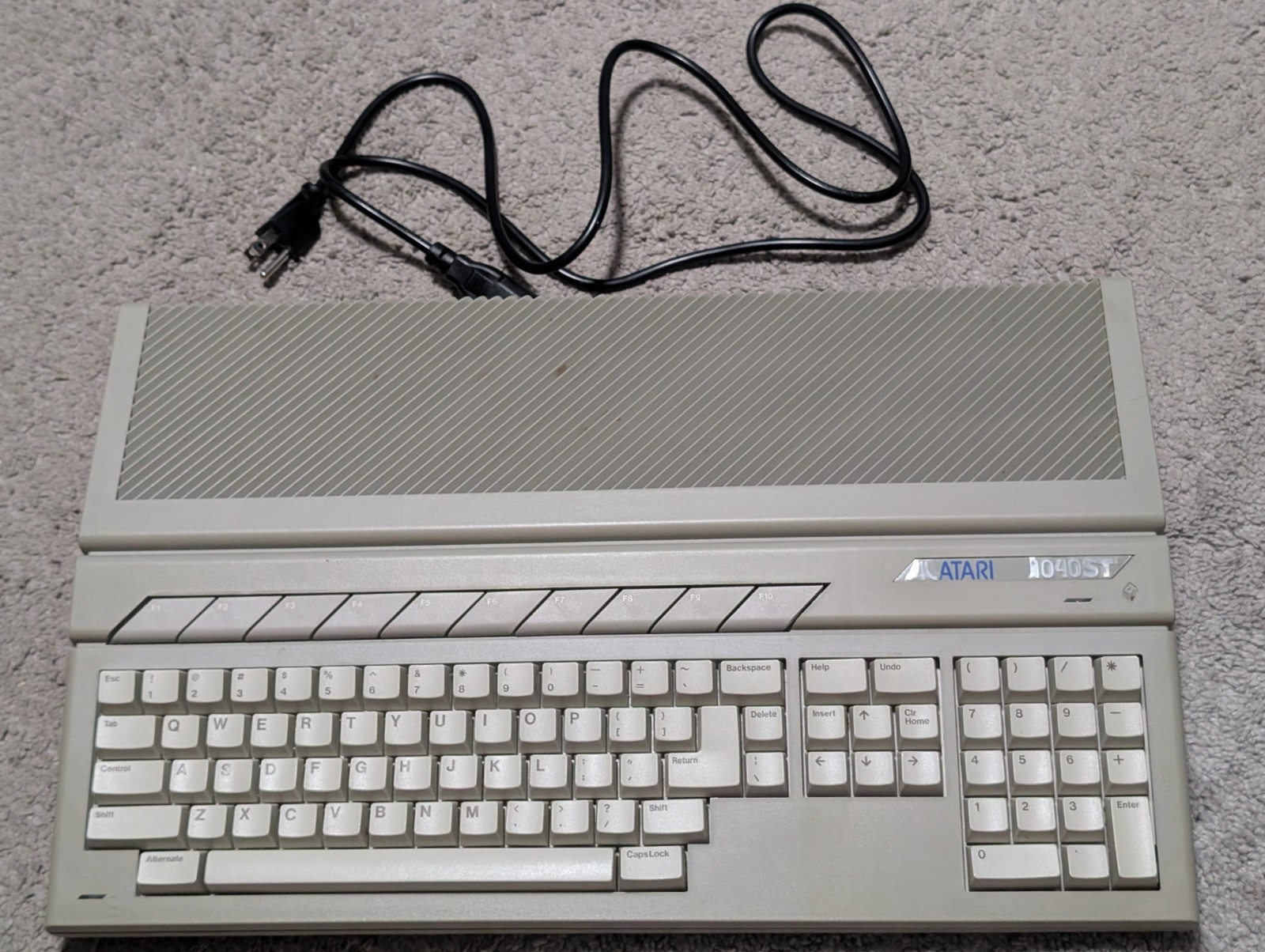 Atari 1040ST Vintage Home Computer | Turns On