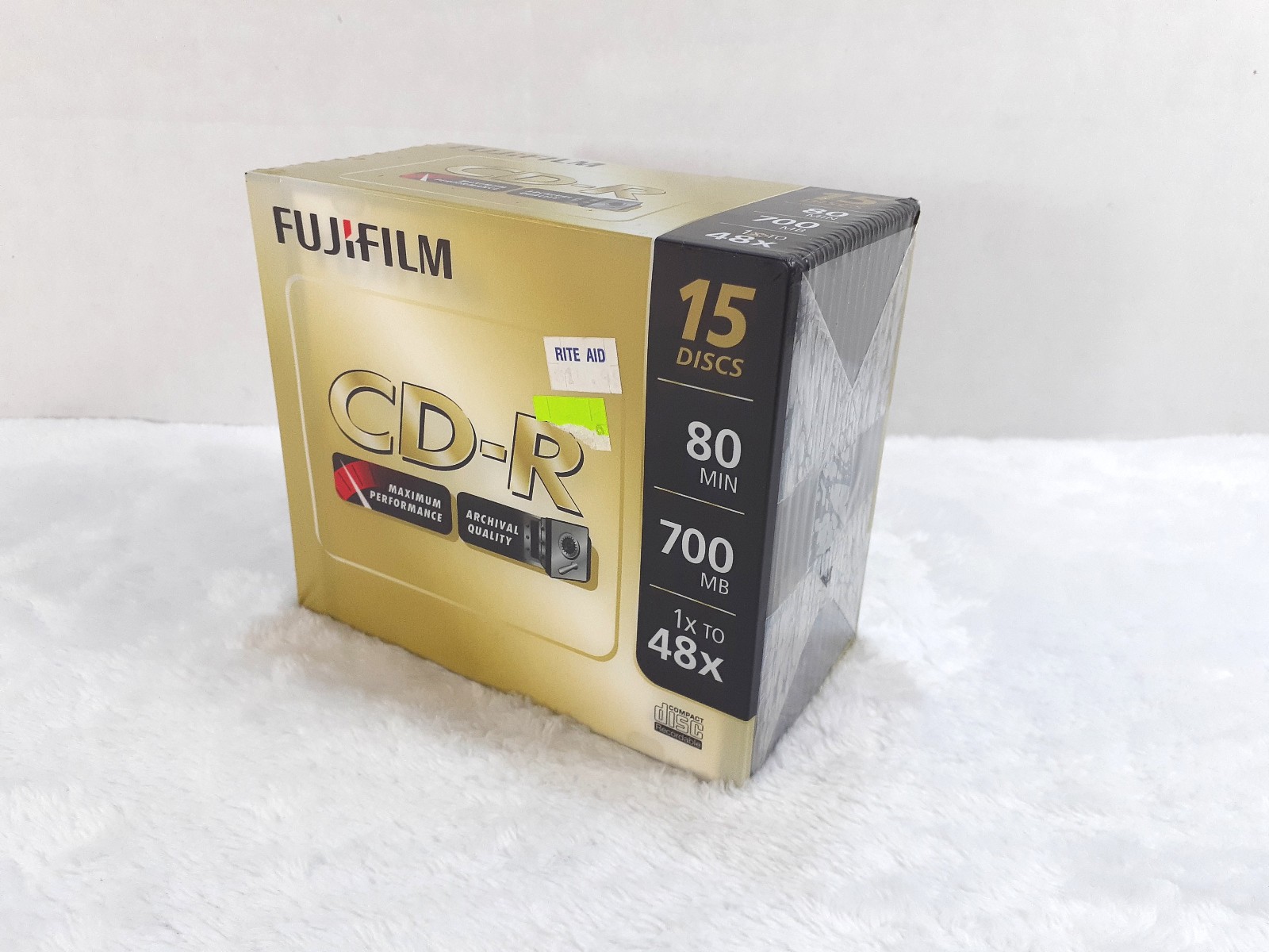 Fujifilm CD-R 15 Pack Blank Recordable Discs Slim Cases 80 Min 700MB 48x NEW