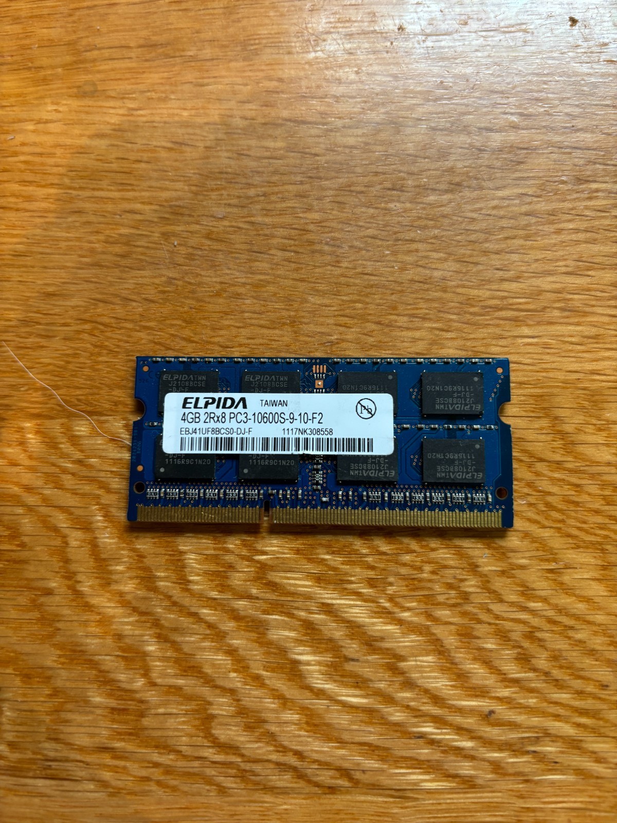 Elpida 4GB DDR3 PC3-10600S 1333MHz 204-Pin Laptop RAM SO-DIMM EBJ41UF8BCS0-DJ-F