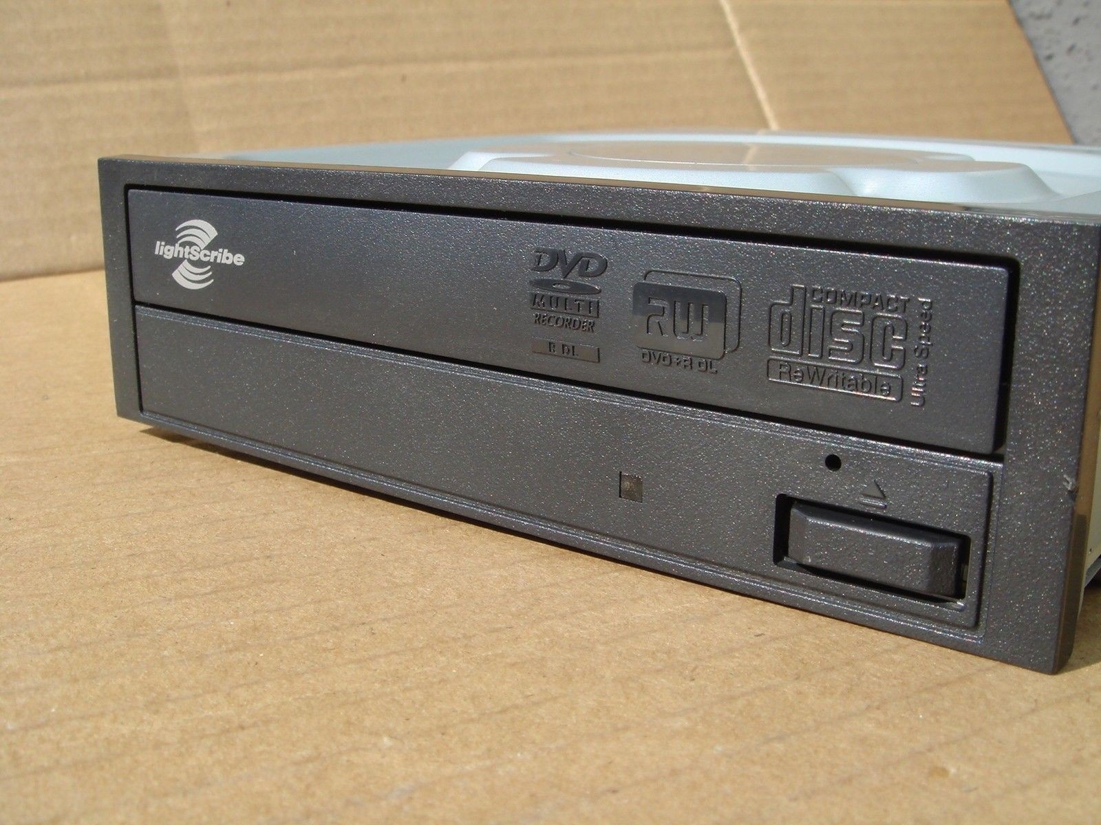 Sony Optiarc AD-7261S-CB High Speed 24x DVDRW SATA TESTED
