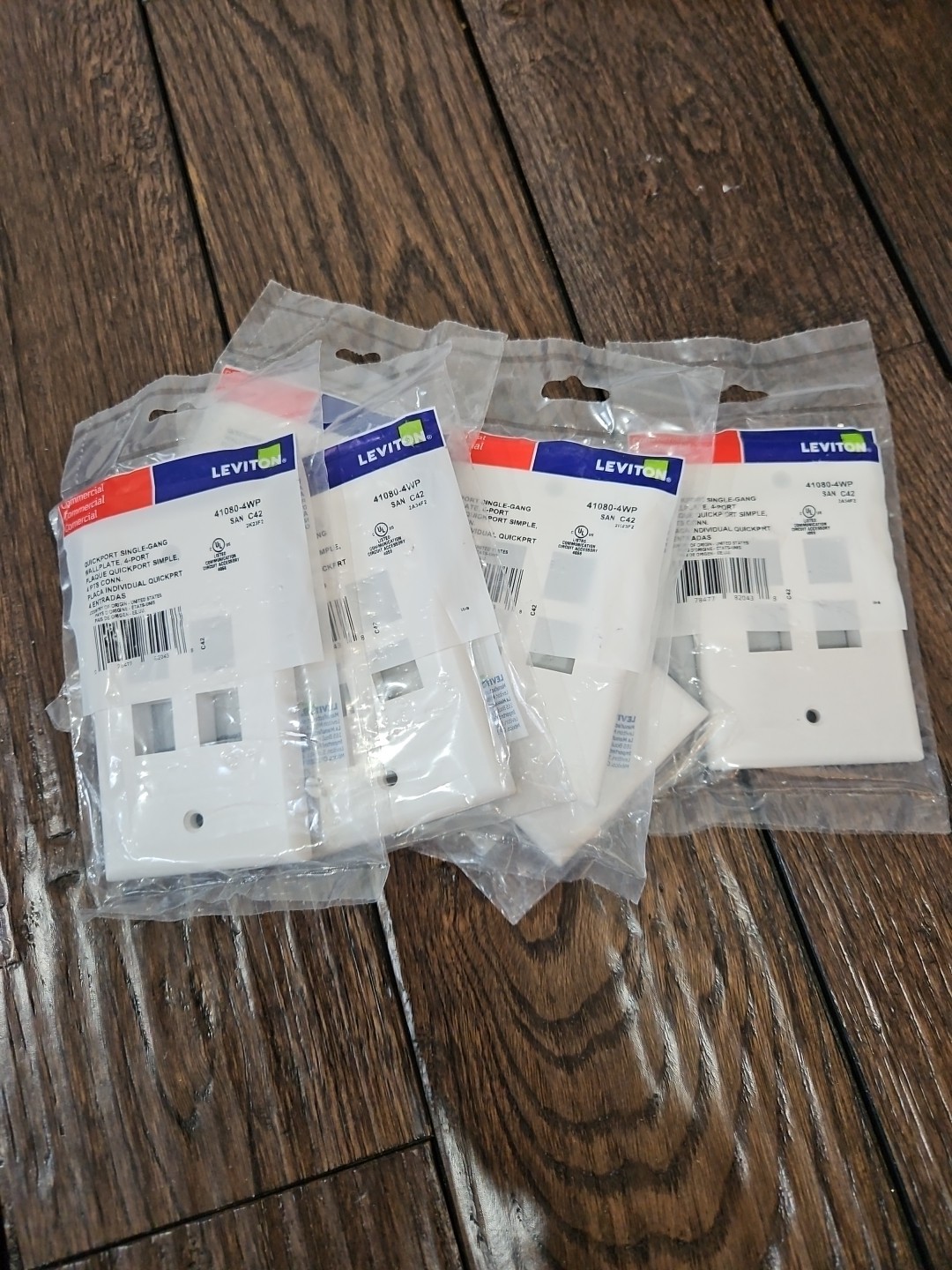 Leviton 41080-4WP QuickPort Single Gang Wall Plate, 4 Port in White - Pack of 6