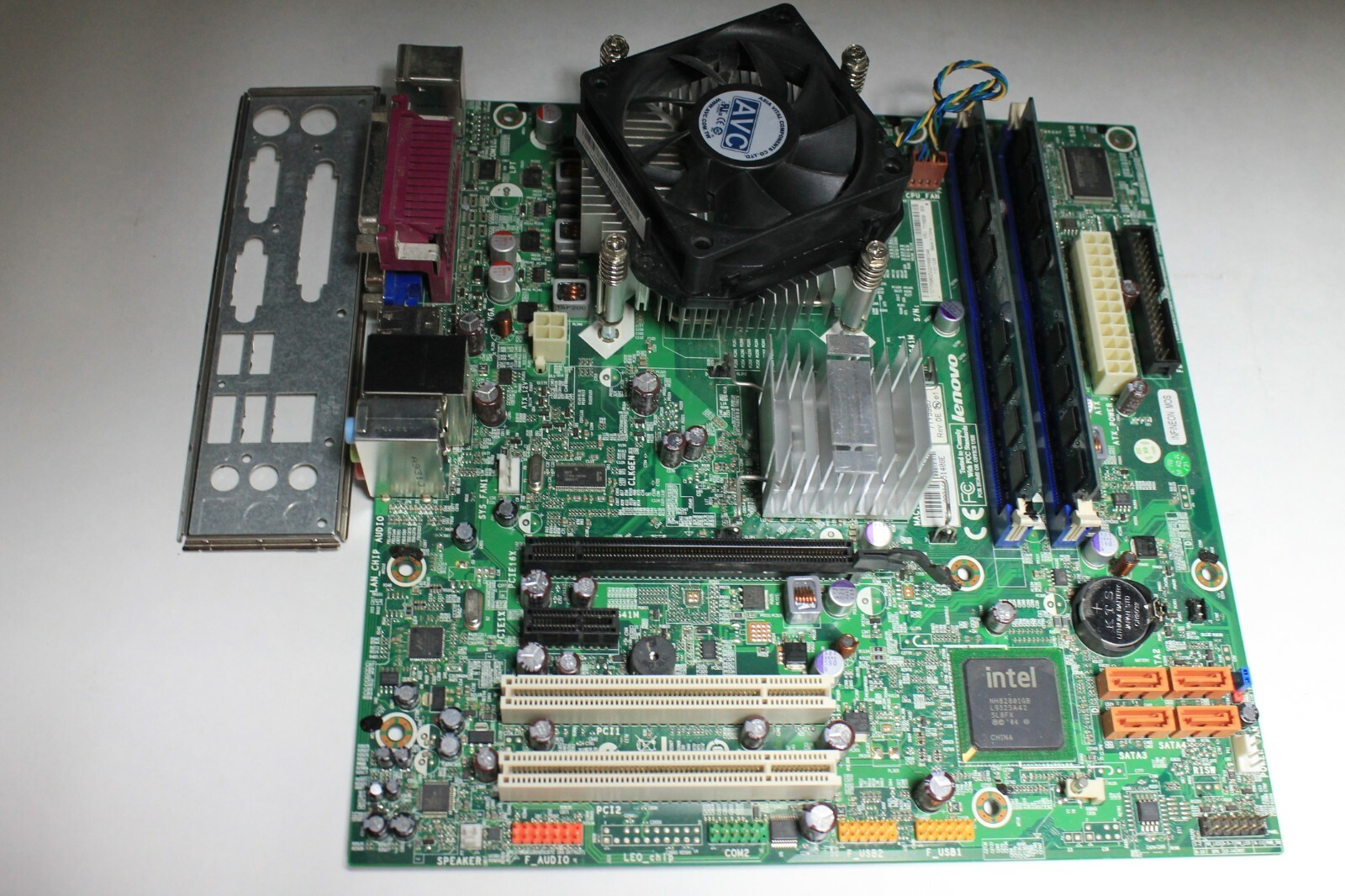 Lenovo 71Y6838 ThinkCentre Motherboard Pentium Q8200 2.33 GHz CPU + 4GB DDR2 RAM
