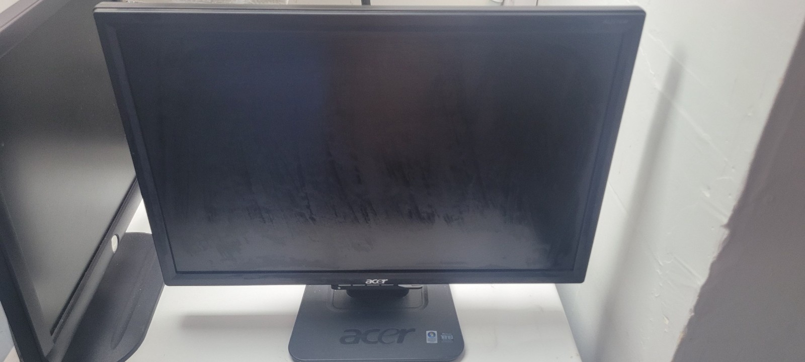 Acer AL2216W Great Condition no problems