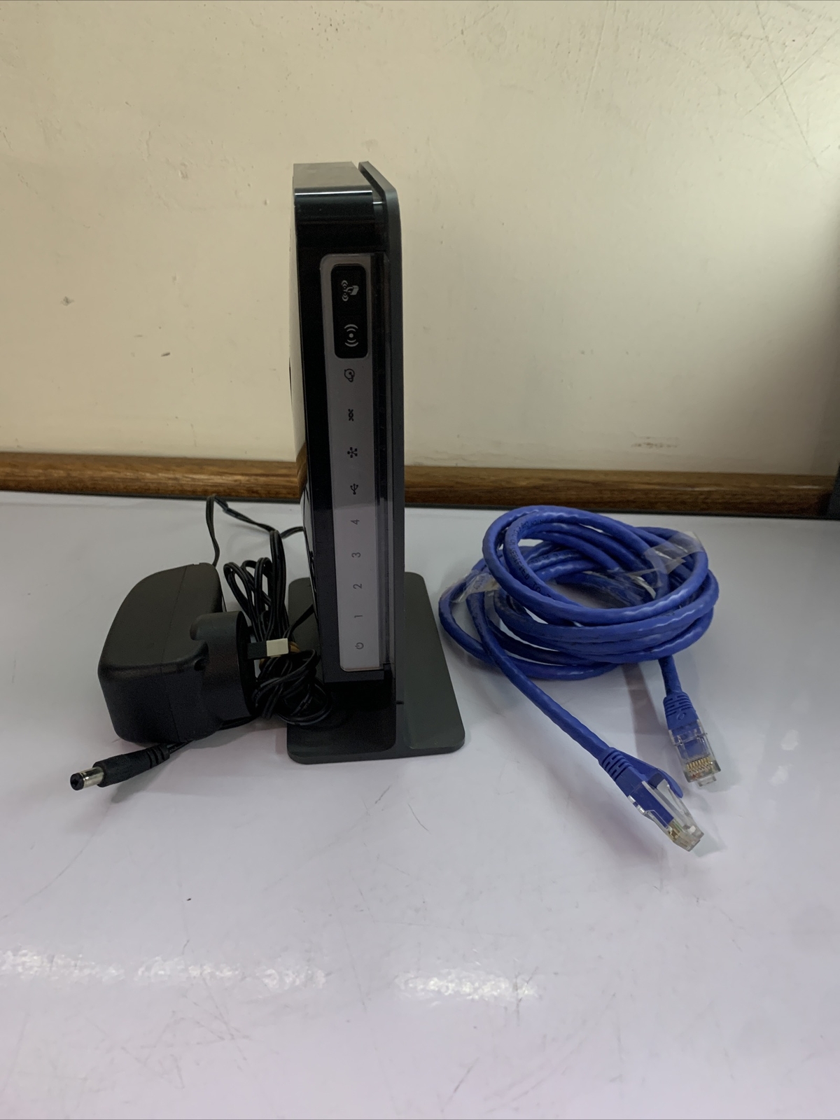 Netgear N300 WiFi Modem Wireless Router DGN2200