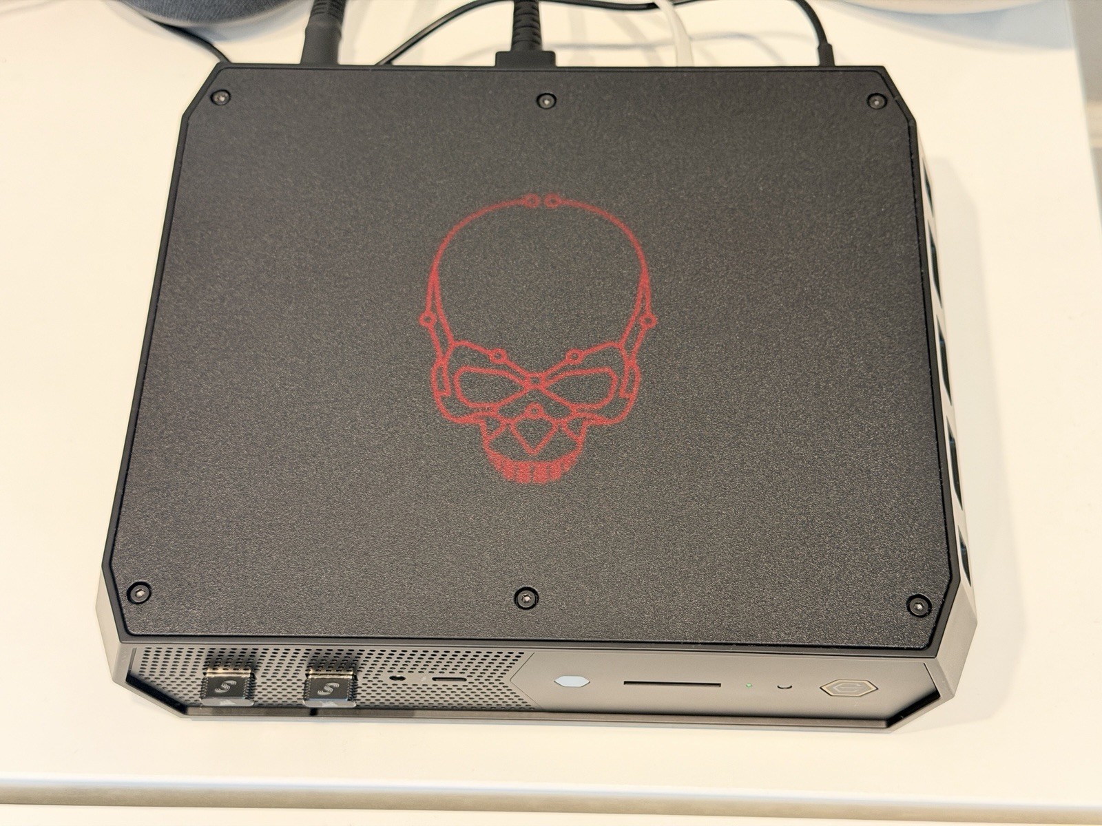 Intel NUC 12 Enthusiast i7 12700k 32 Gb RAM / Intel Arc a770m 16 Gb / Steam OS