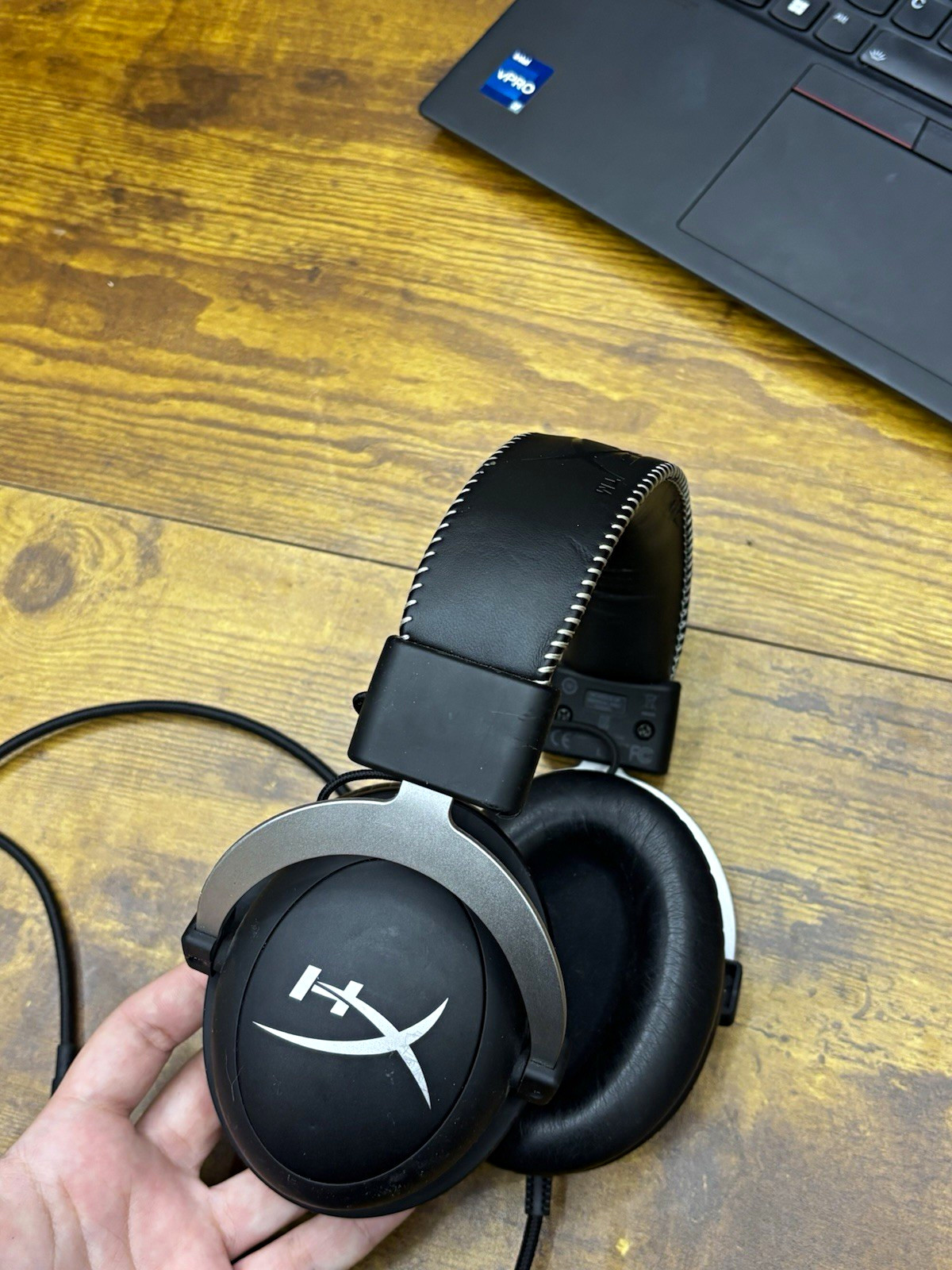 HyperX Cloud Over-Ear Wired Gaming Headset 3.5mm On-Cable Mic Black/Silver