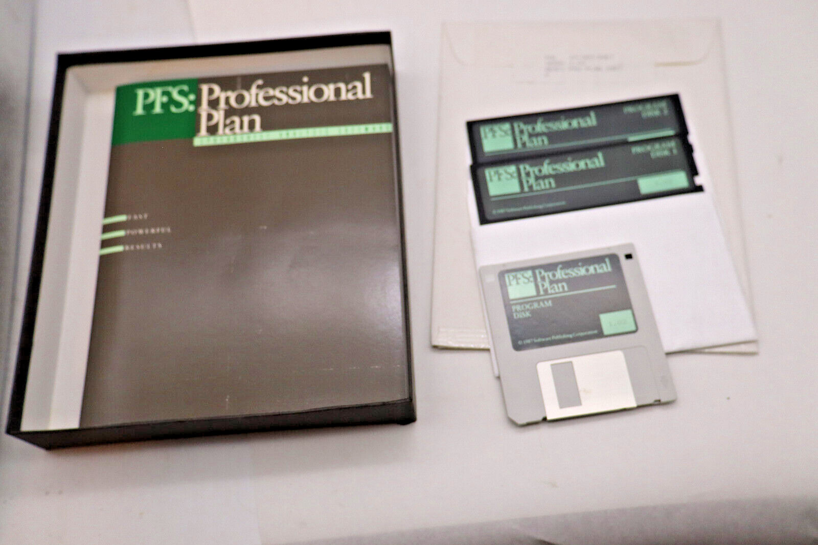 PFS: Professional Plan Pro Vintage PC IBM COMPATIBLE + 1.02 Program Floppy Discs