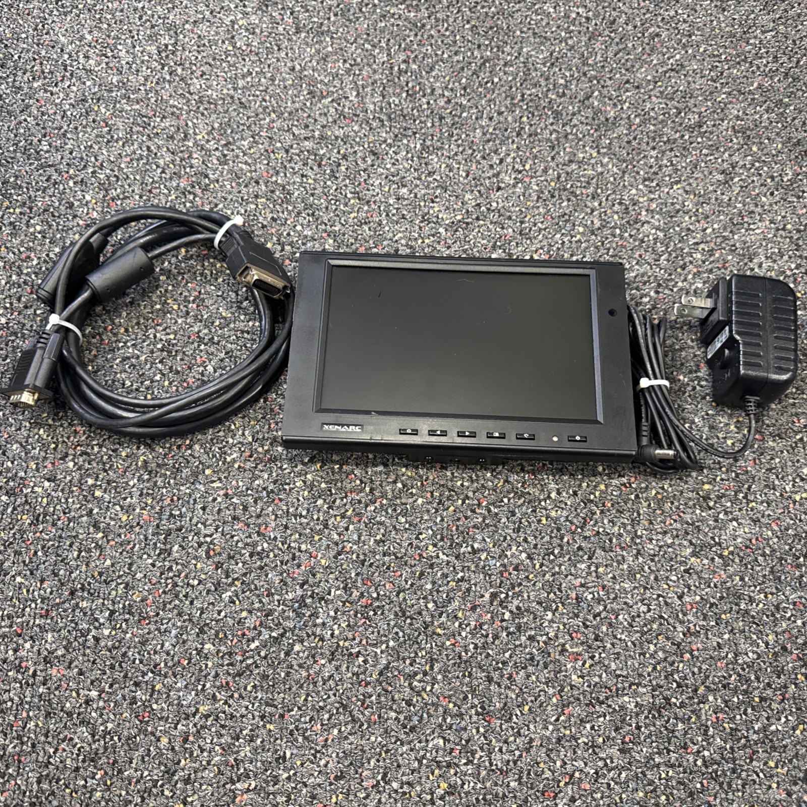 XENARC 7 inch VGA & AV LCD Small Monitor 705YV