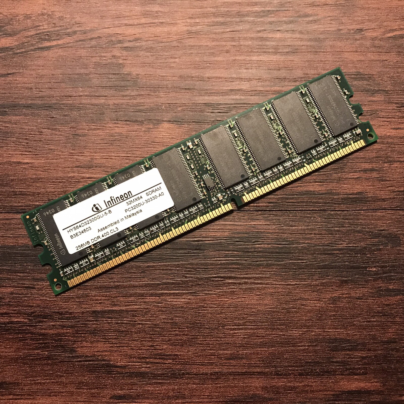 Infineon HYS64D32300GU-5-B 256MB DDR 400 CL3 DIMM RAM Memory