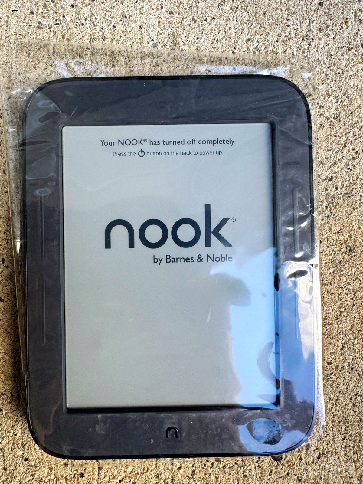 Barnes & Noble NOOK Simple Touch 6in Touchscreen Wi-Fi 2GB Black BNRV300