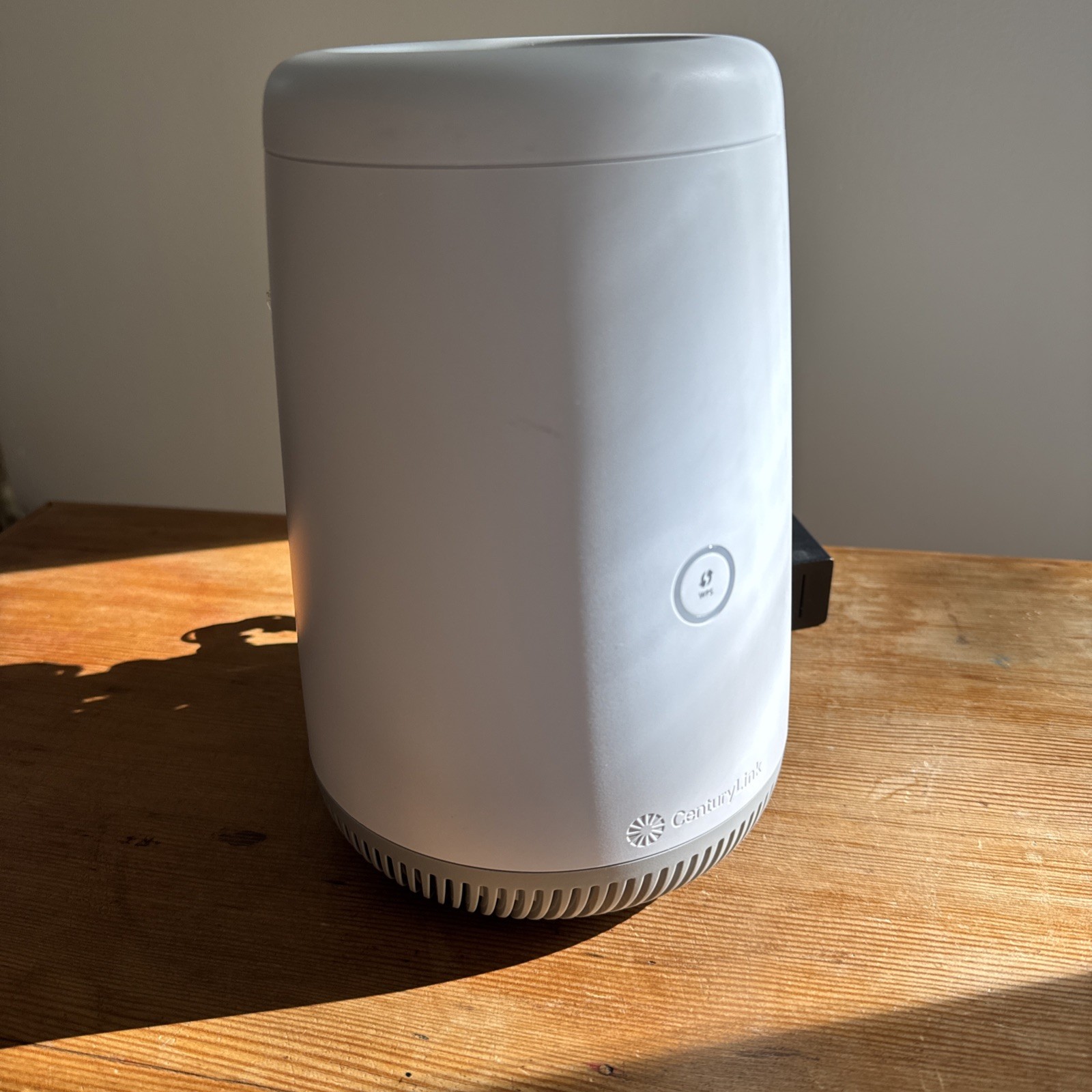 CenturyLink Greenwave C4000BG Wireless  Router Modem With Cables (CenturyLink)