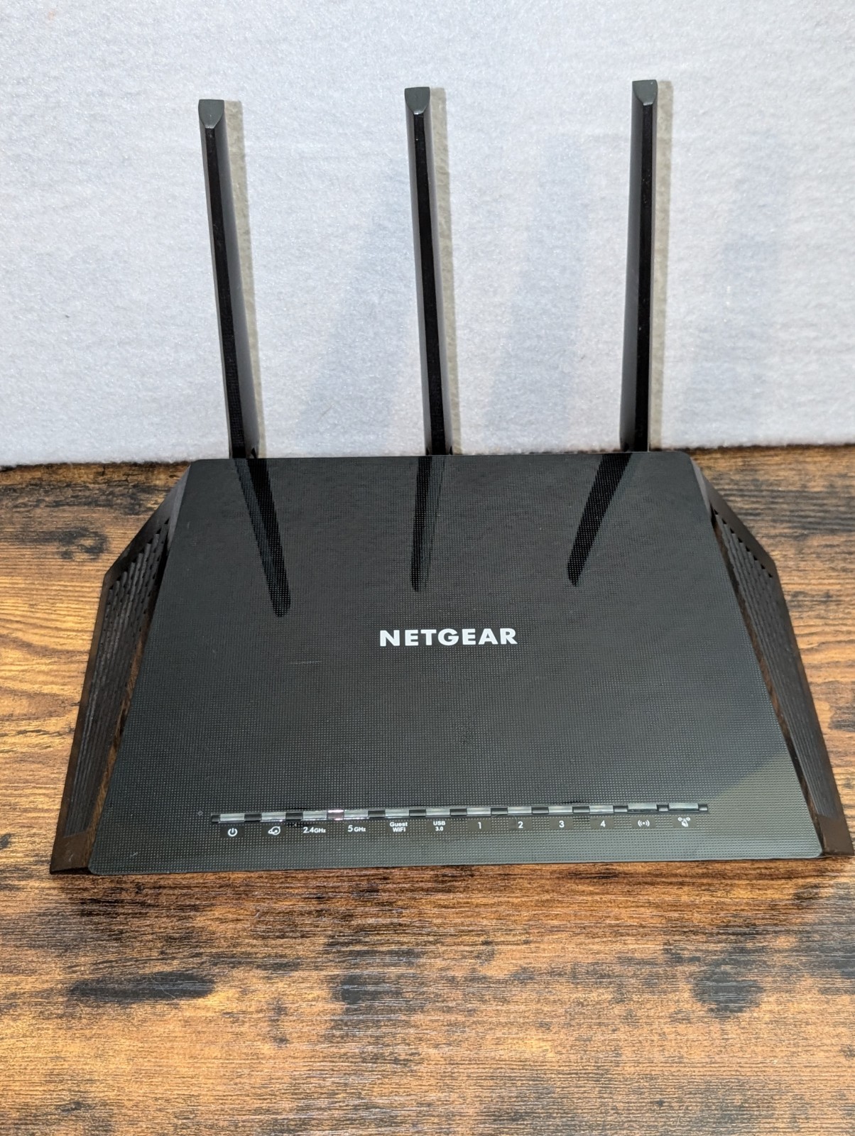 R6700v3 — Nighthawk AC1750 Smart WiFi Dual Band Gigabit Router Gaming Streaming